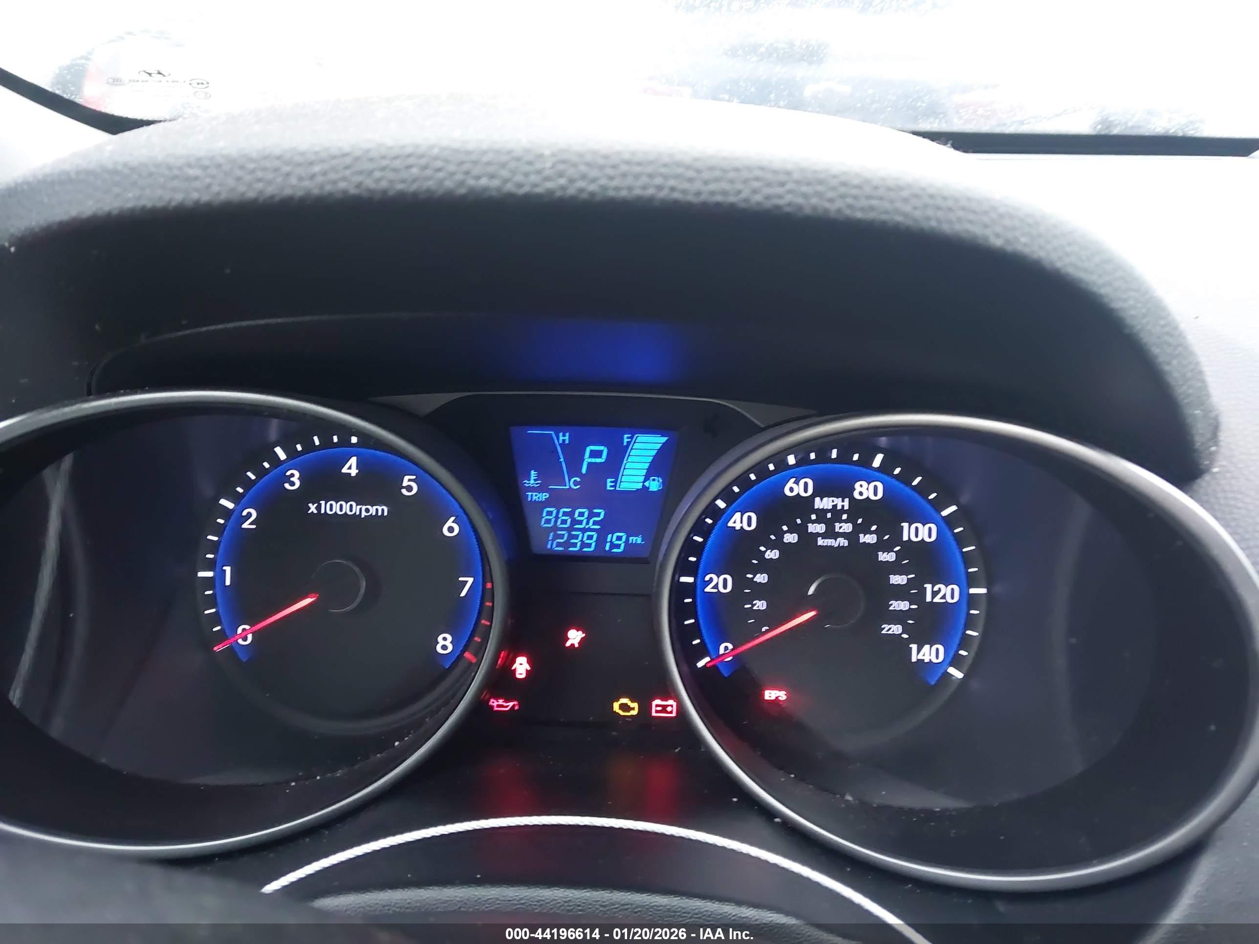 HYUNDAI TUCSON image 7