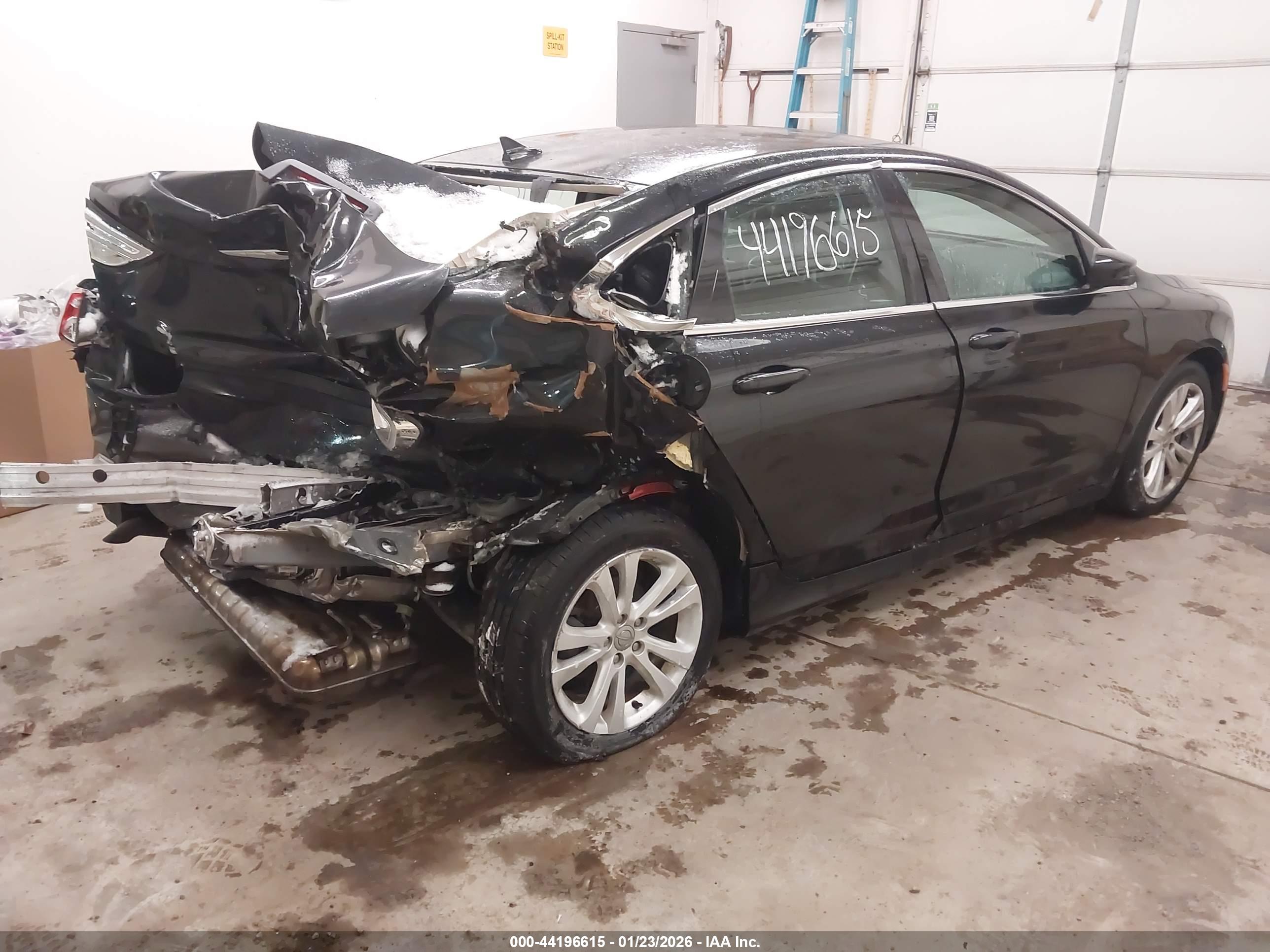 CHRYSLER 200 image 4