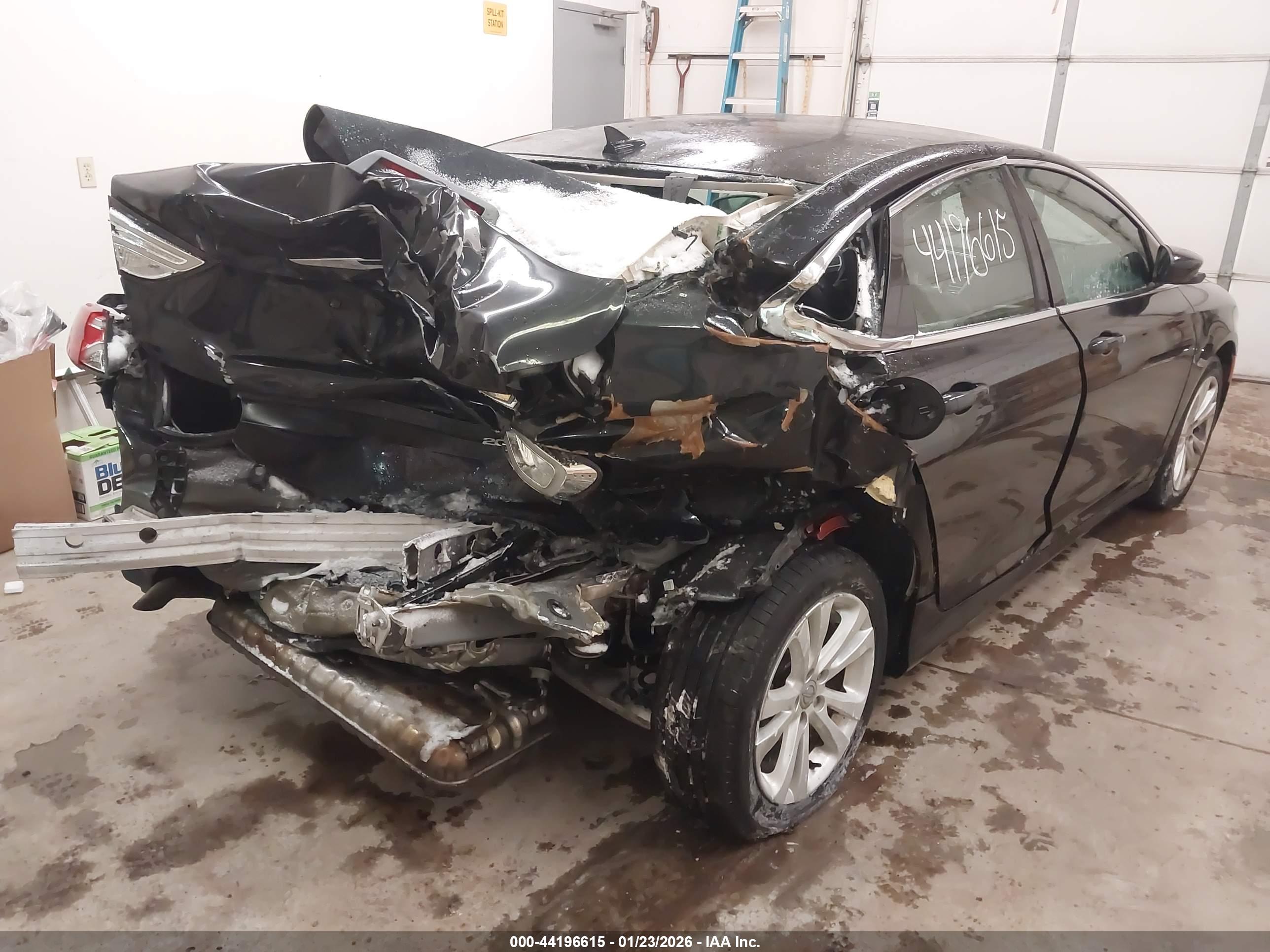 CHRYSLER 200 image 6