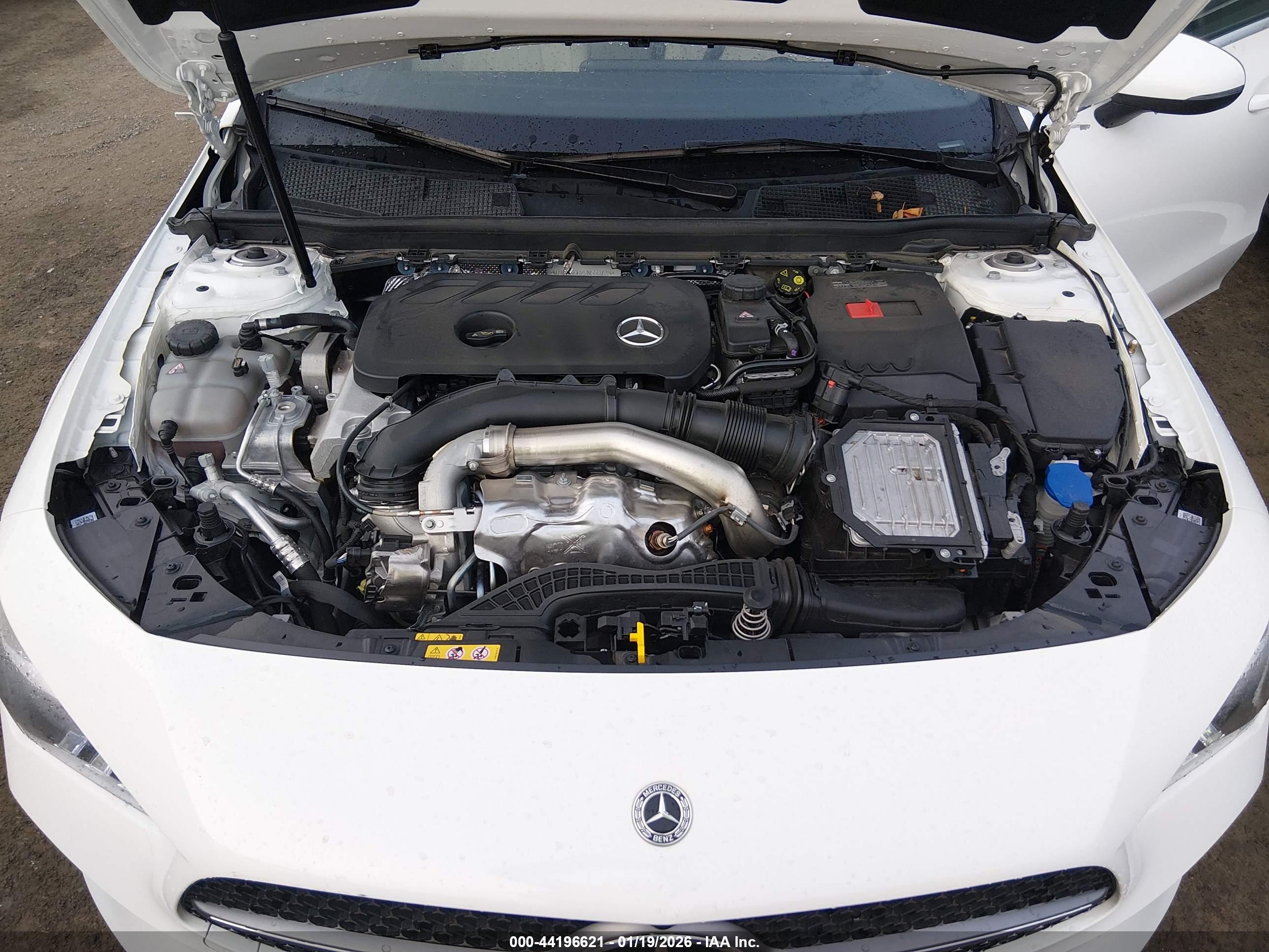 MERCEDES-BENZ CLA image 10