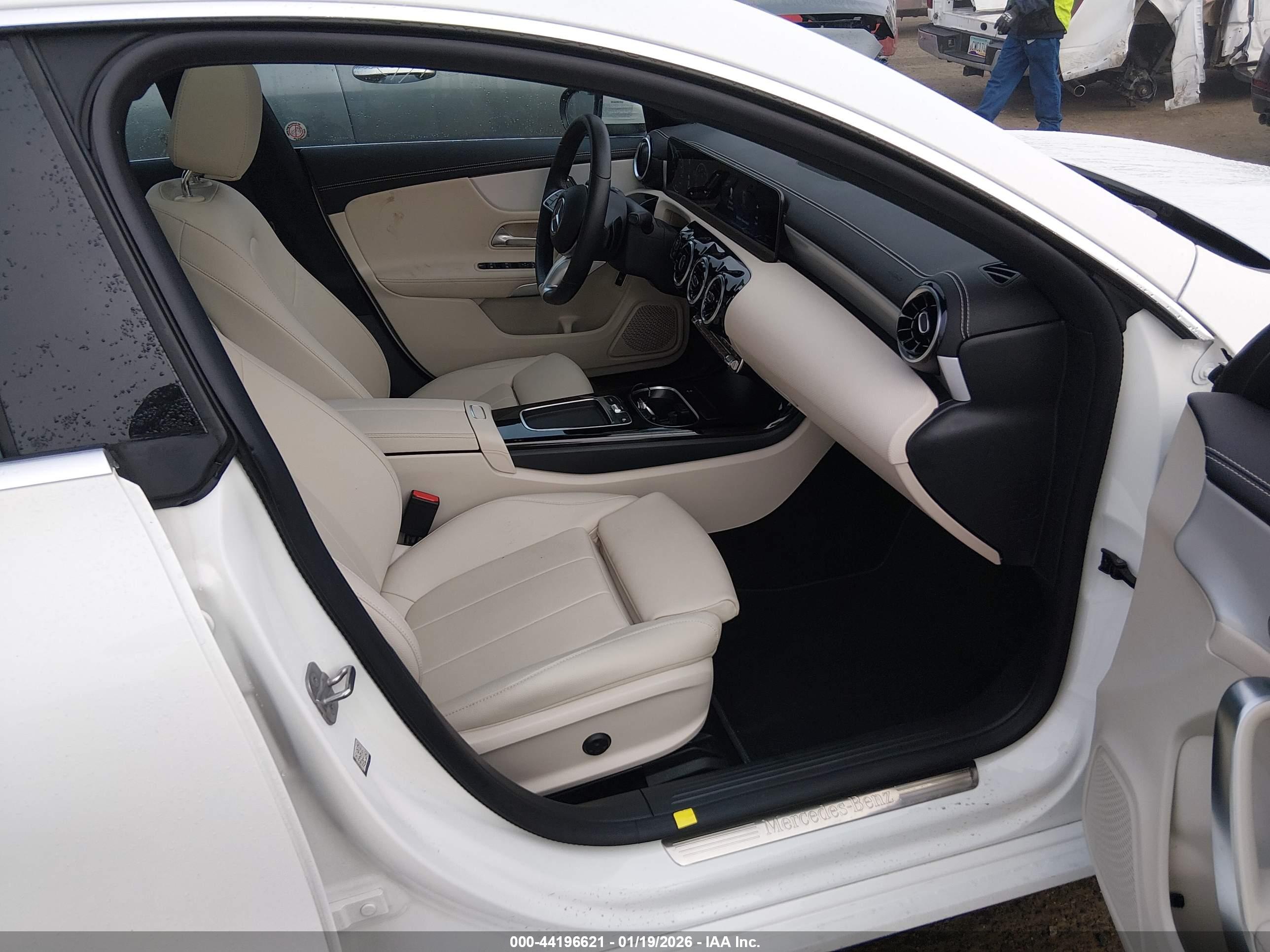 MERCEDES-BENZ CLA image 5