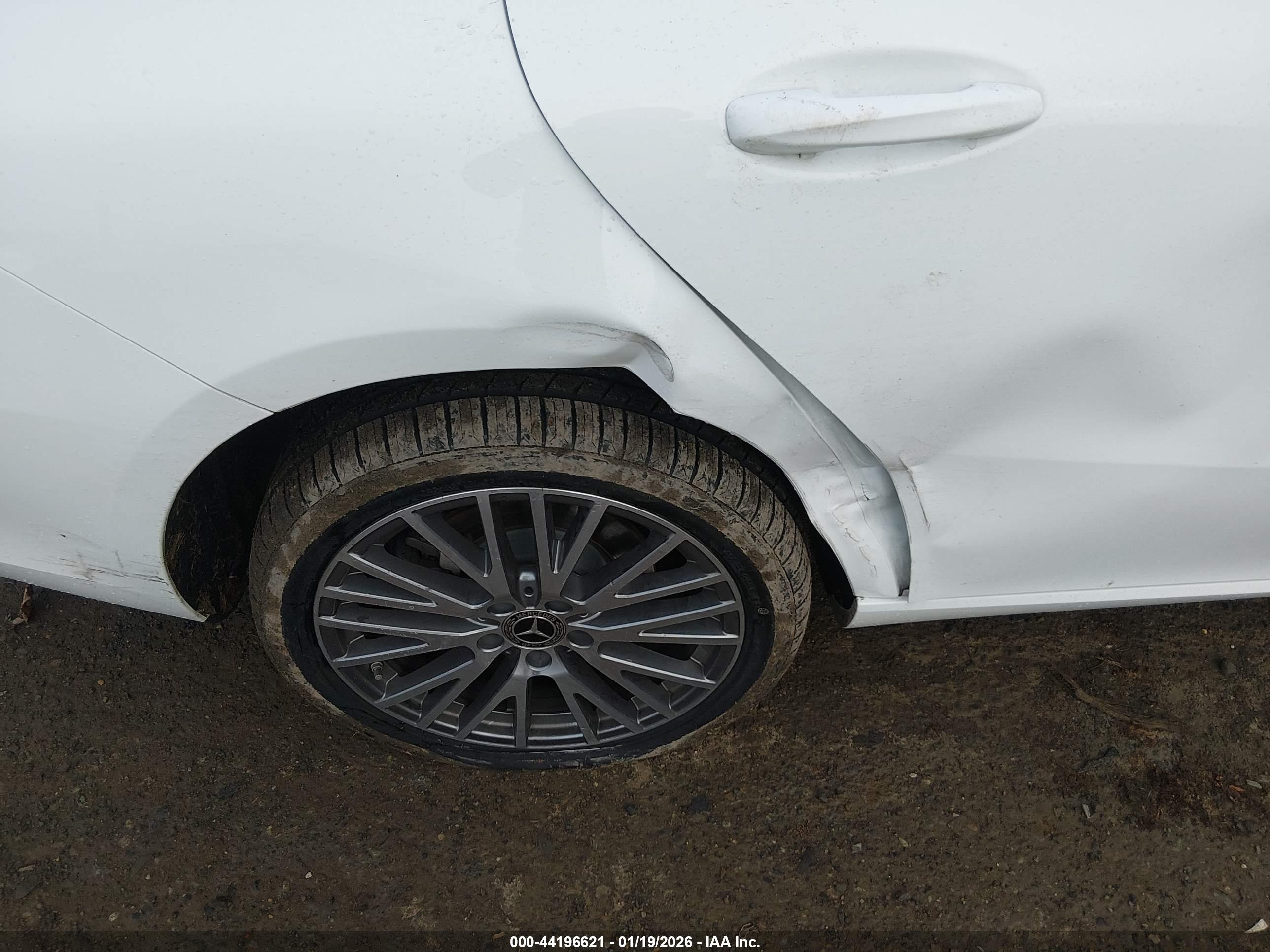 MERCEDES-BENZ CLA image 6