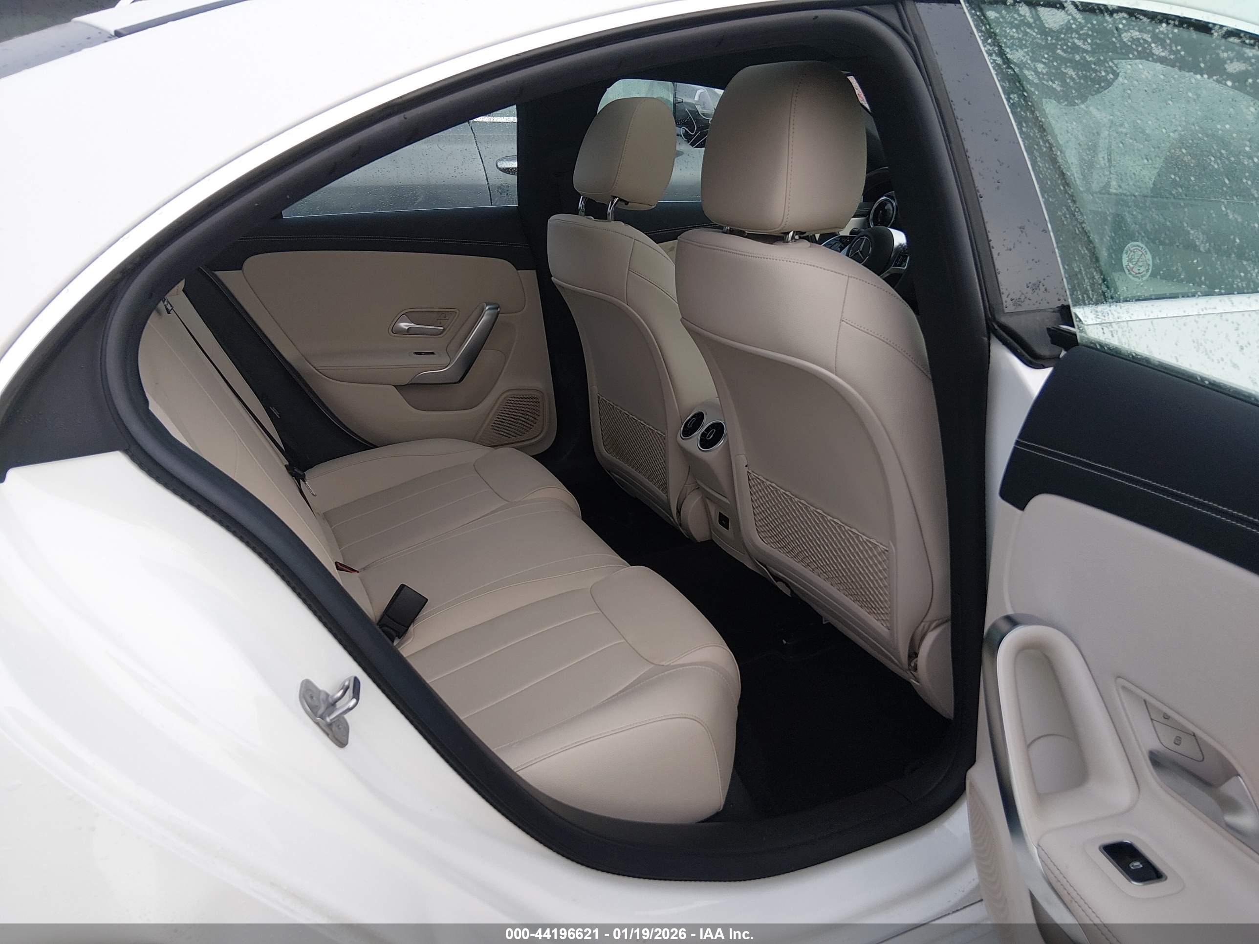 MERCEDES-BENZ CLA image 8