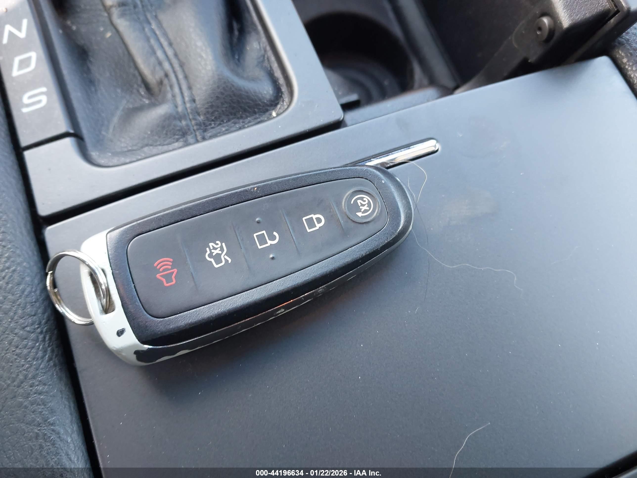 FORD TAURUS image 11