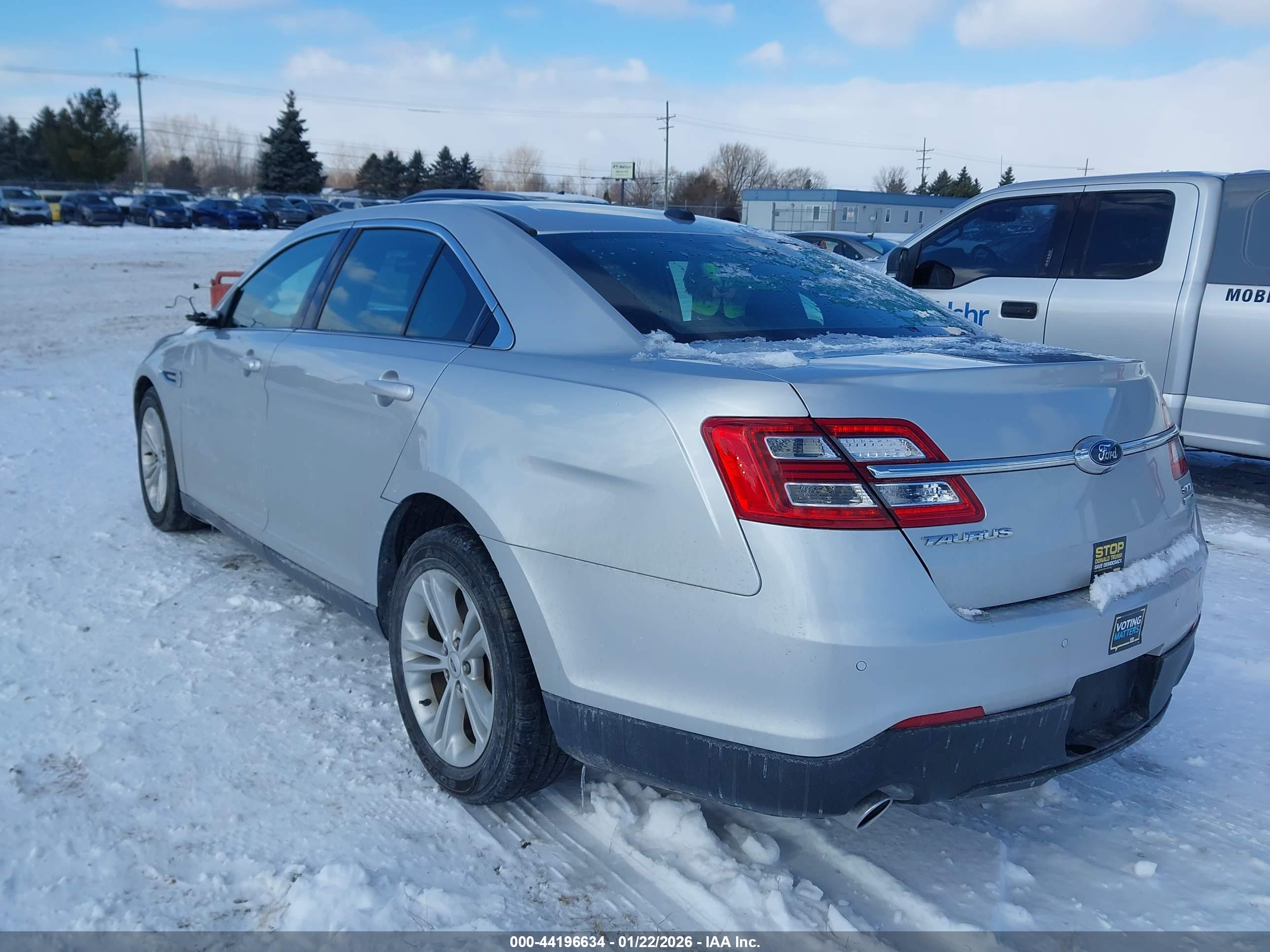 FORD TAURUS image 3