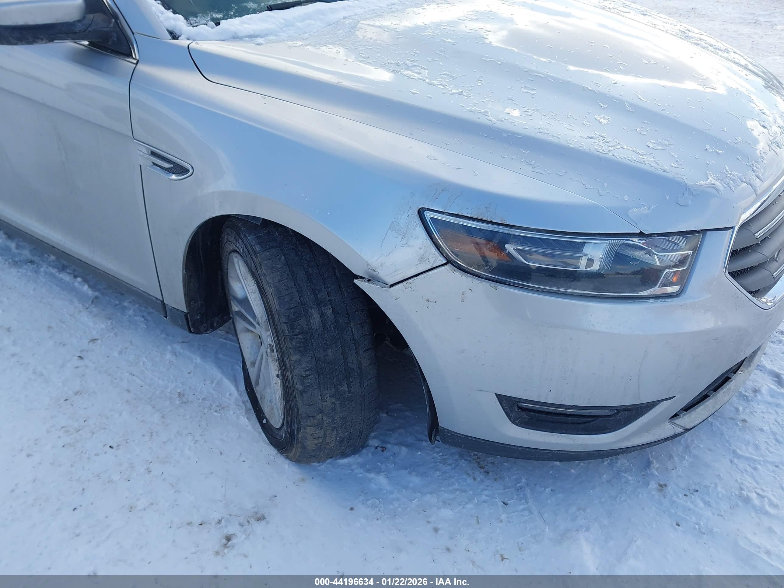 FORD TAURUS image 6