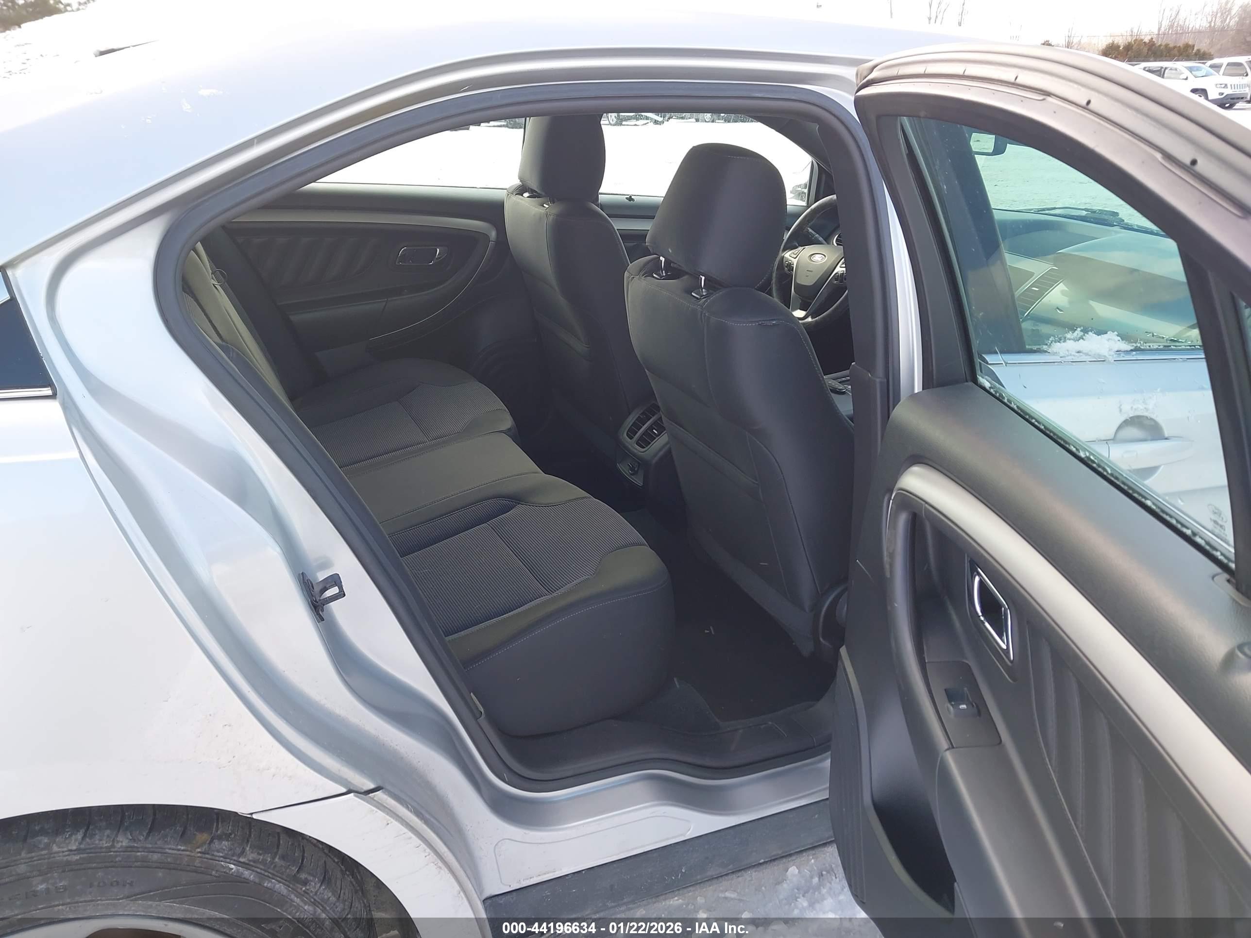 FORD TAURUS image 8
