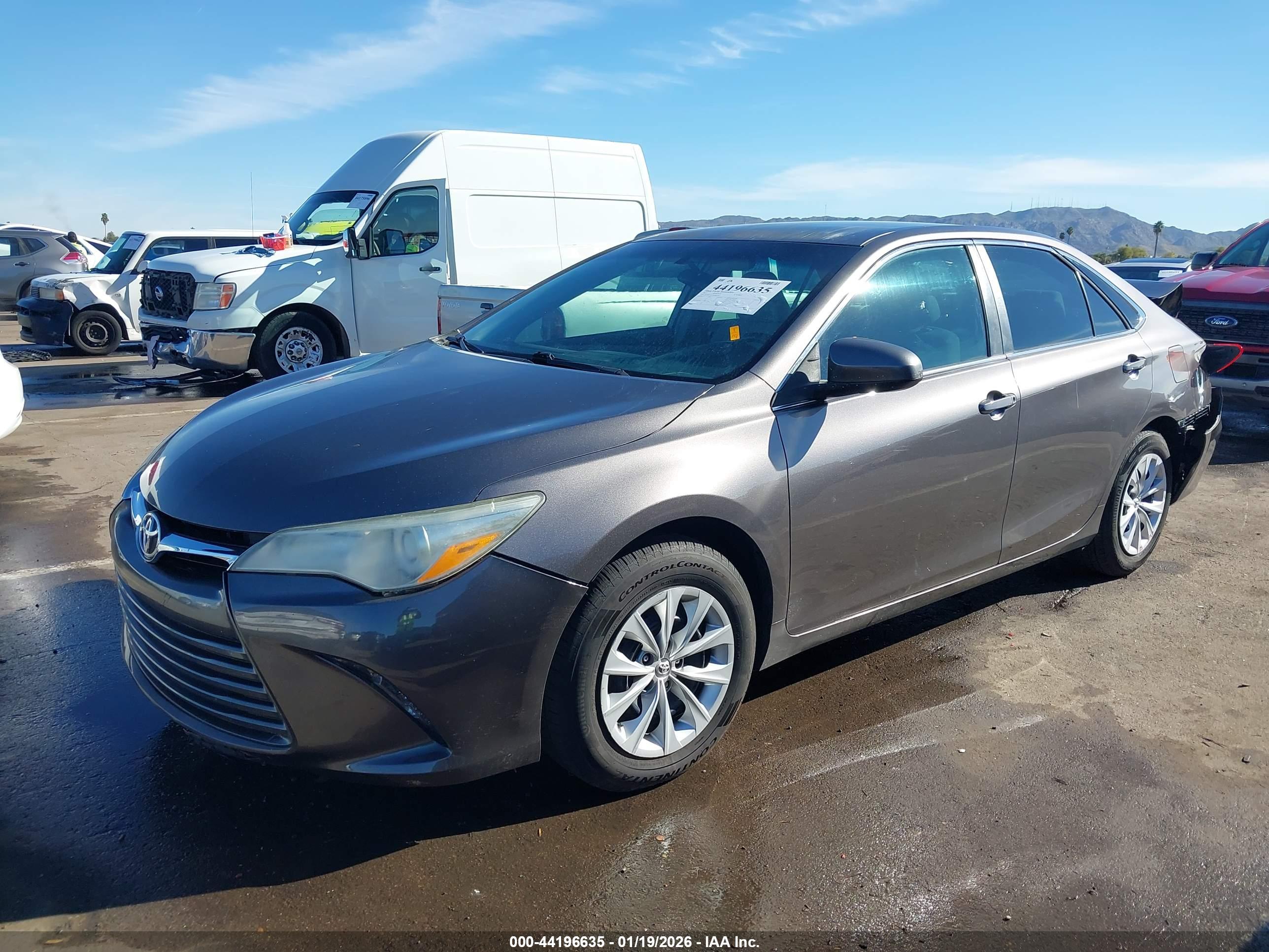 TOYOTA CAMRY image 2