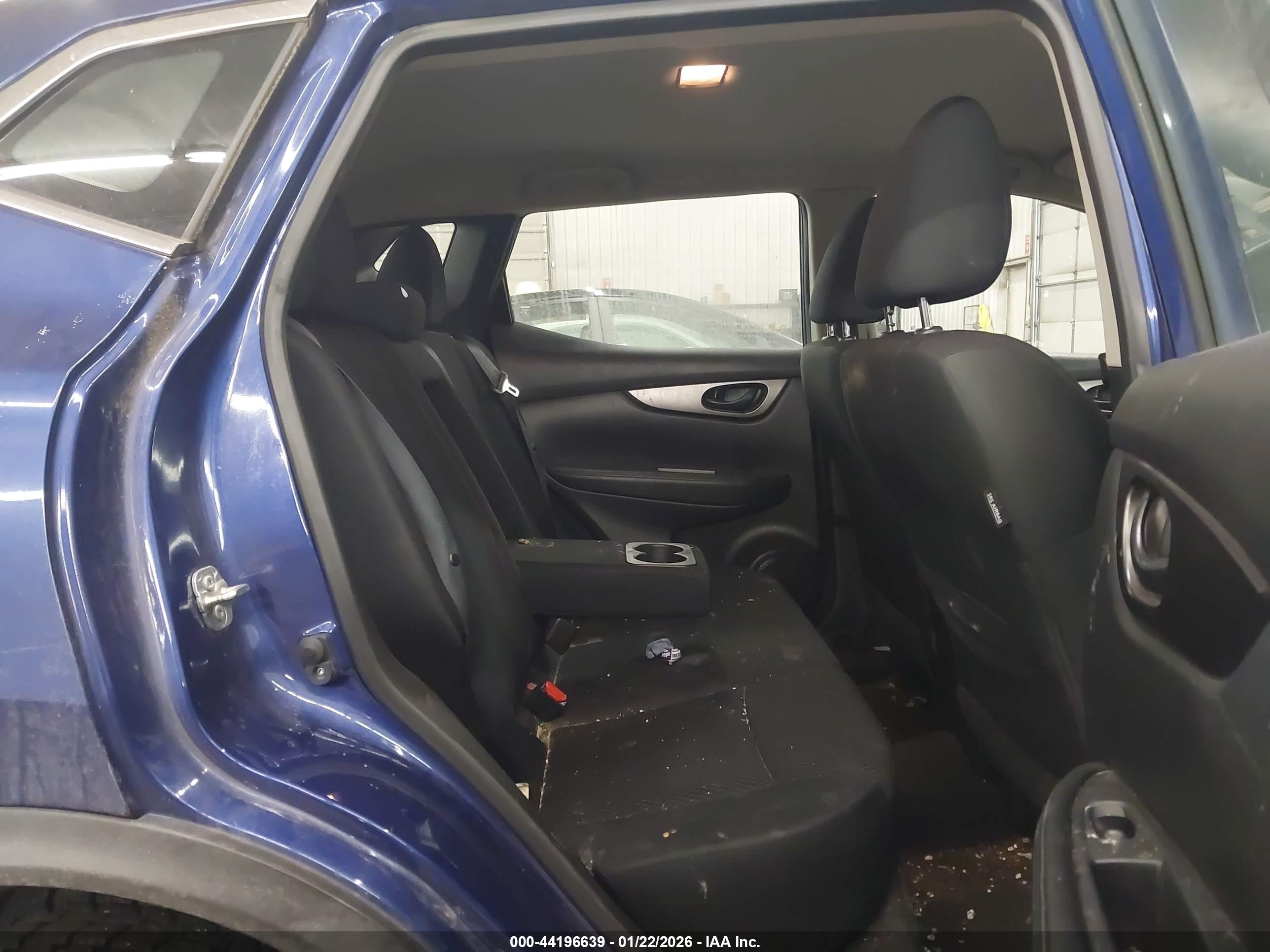 NISSAN ROGUE image 8