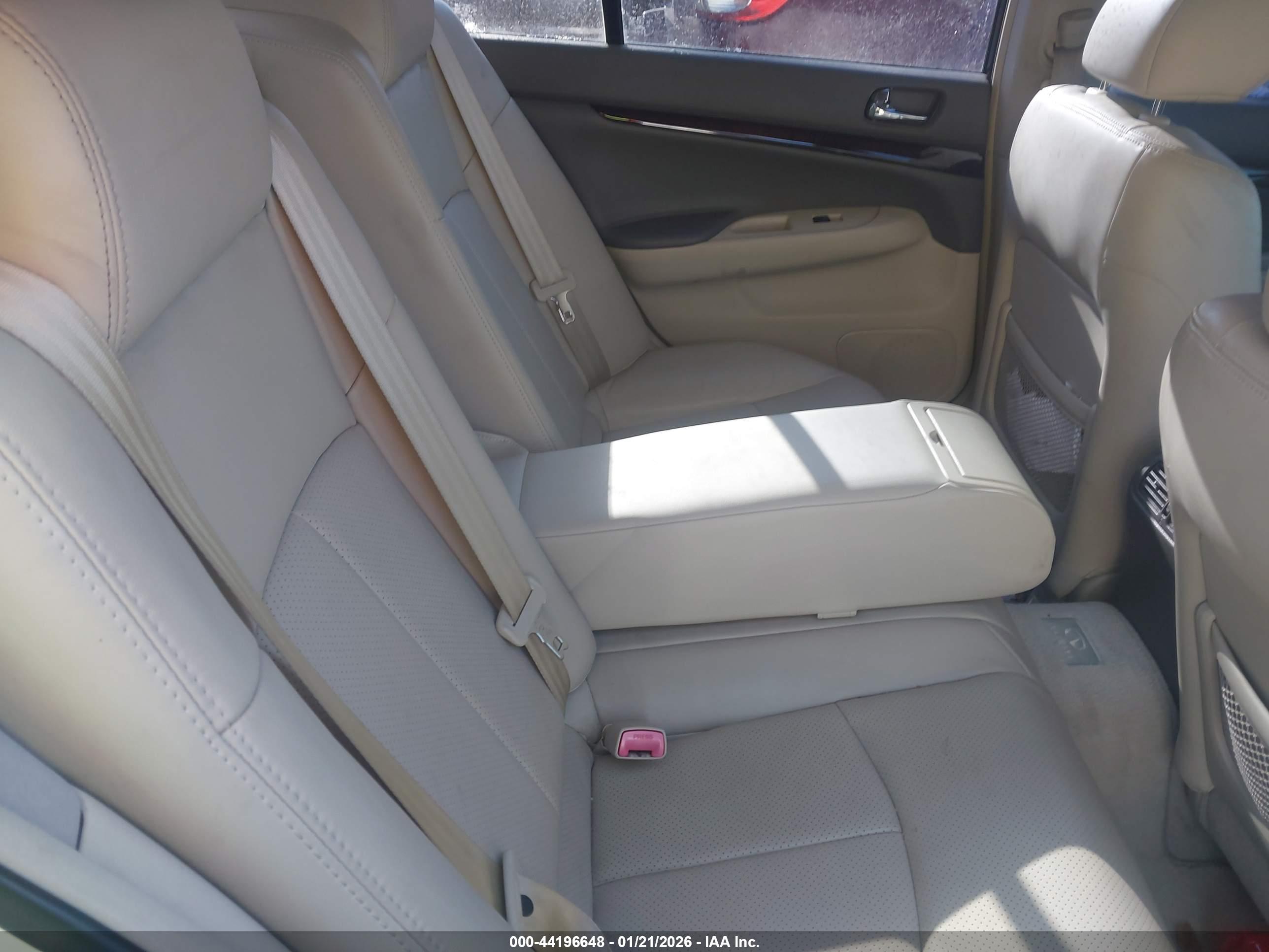 INFINITI G37X image 8