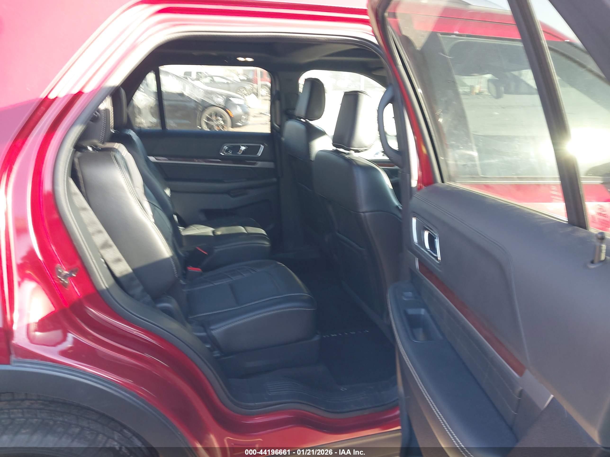 FORD EXPLORER image 8