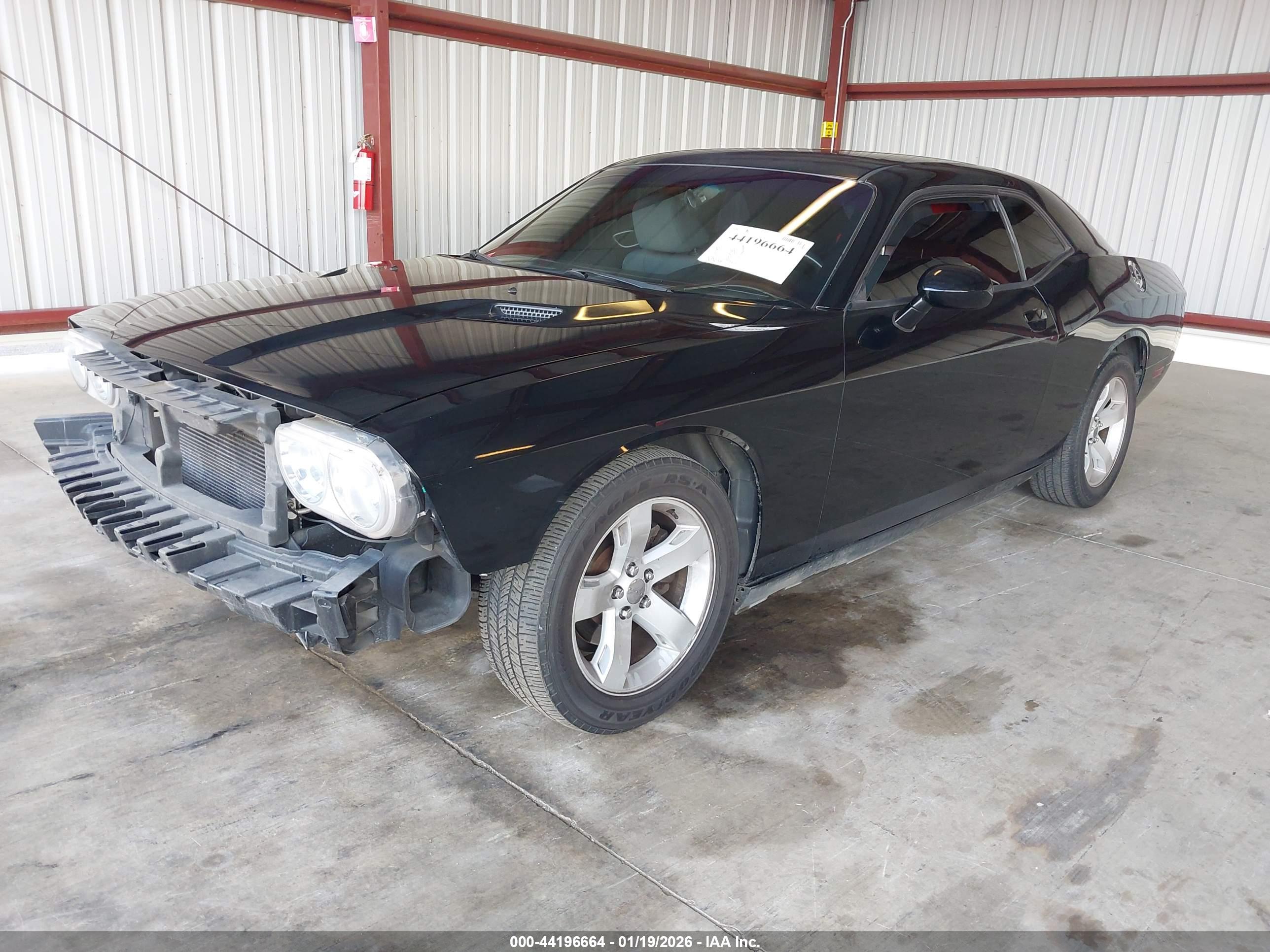 DODGE CHALLENGER image 2