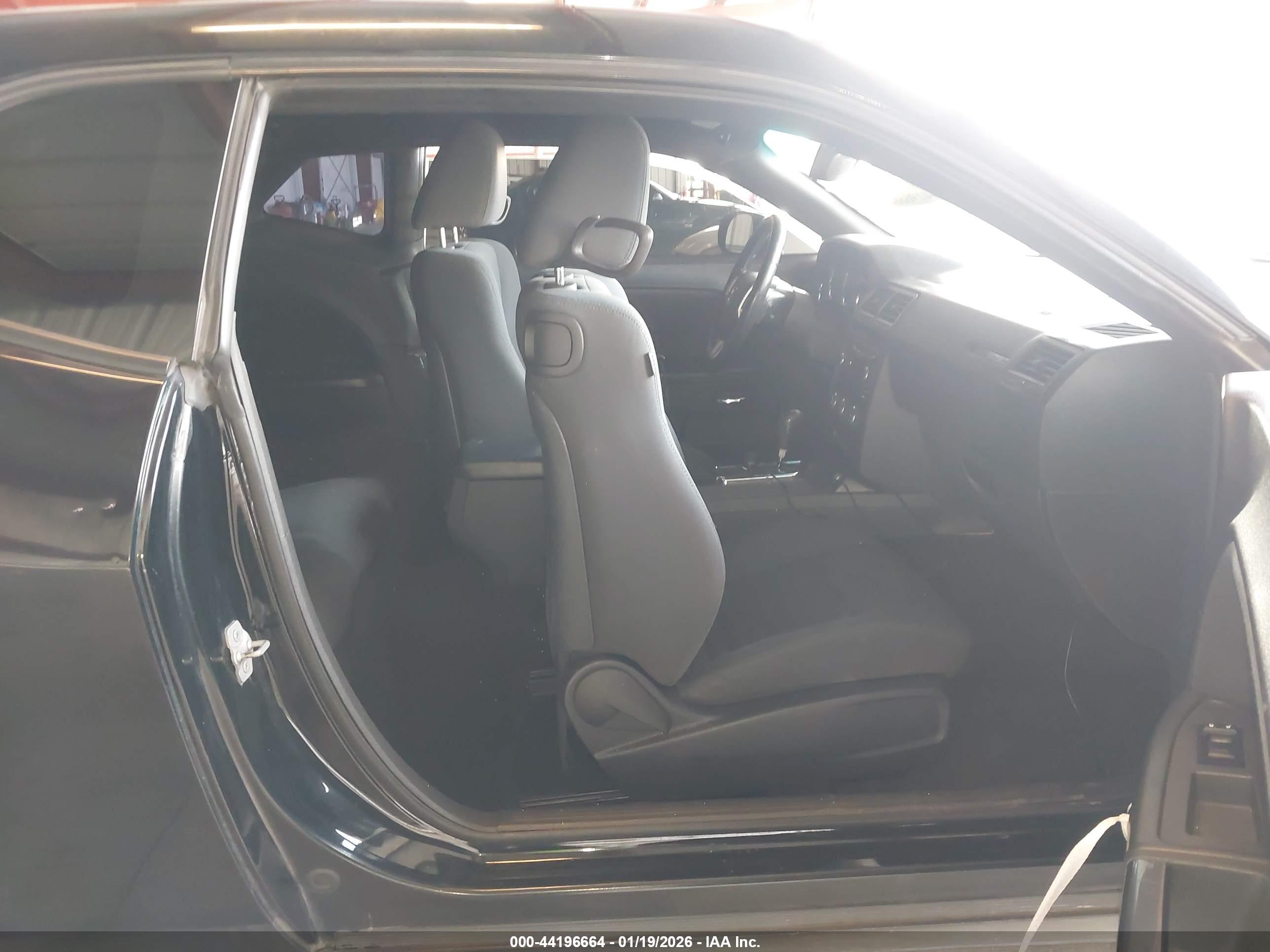 DODGE CHALLENGER image 5