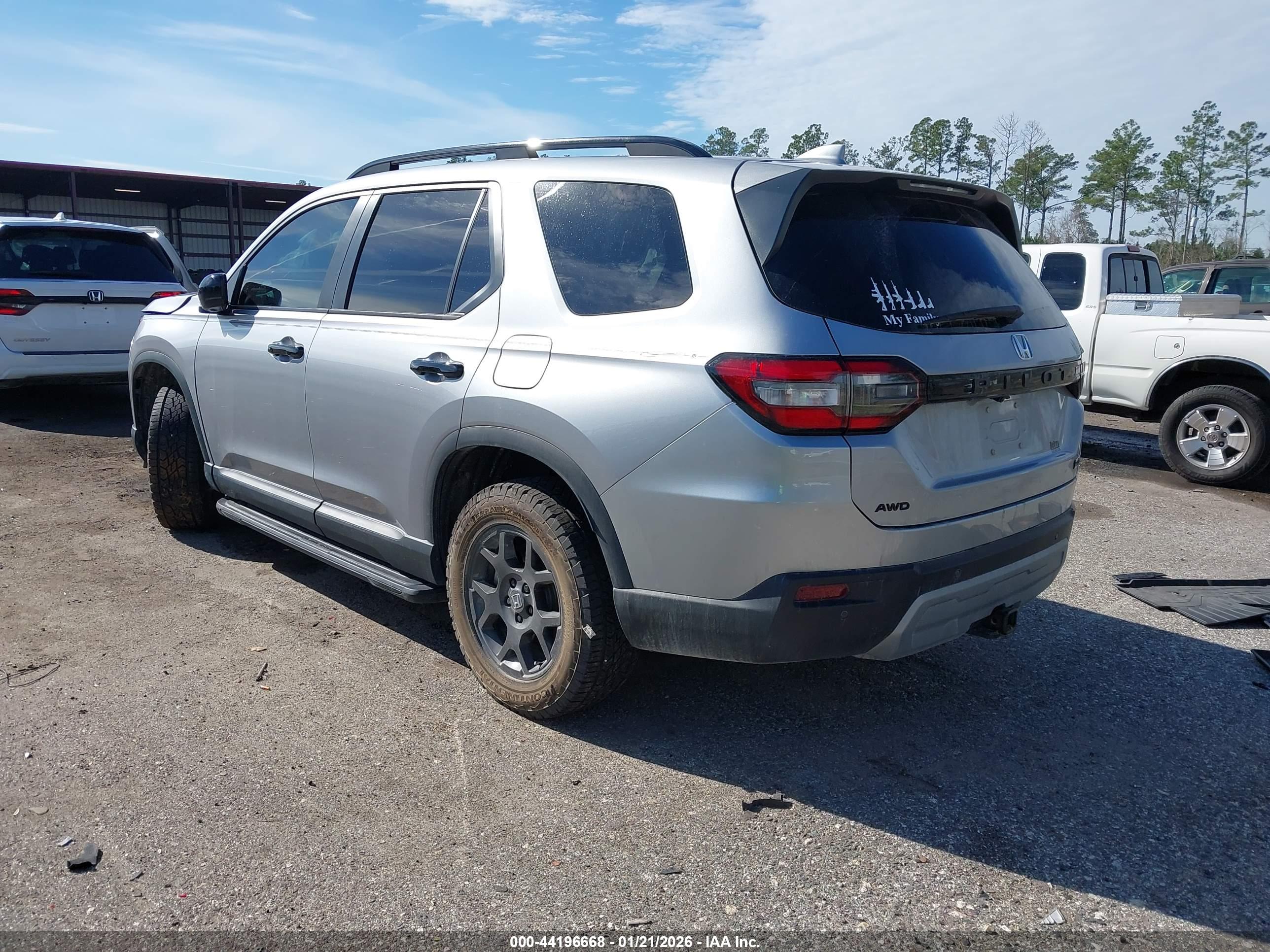 HONDA PILOT image 3