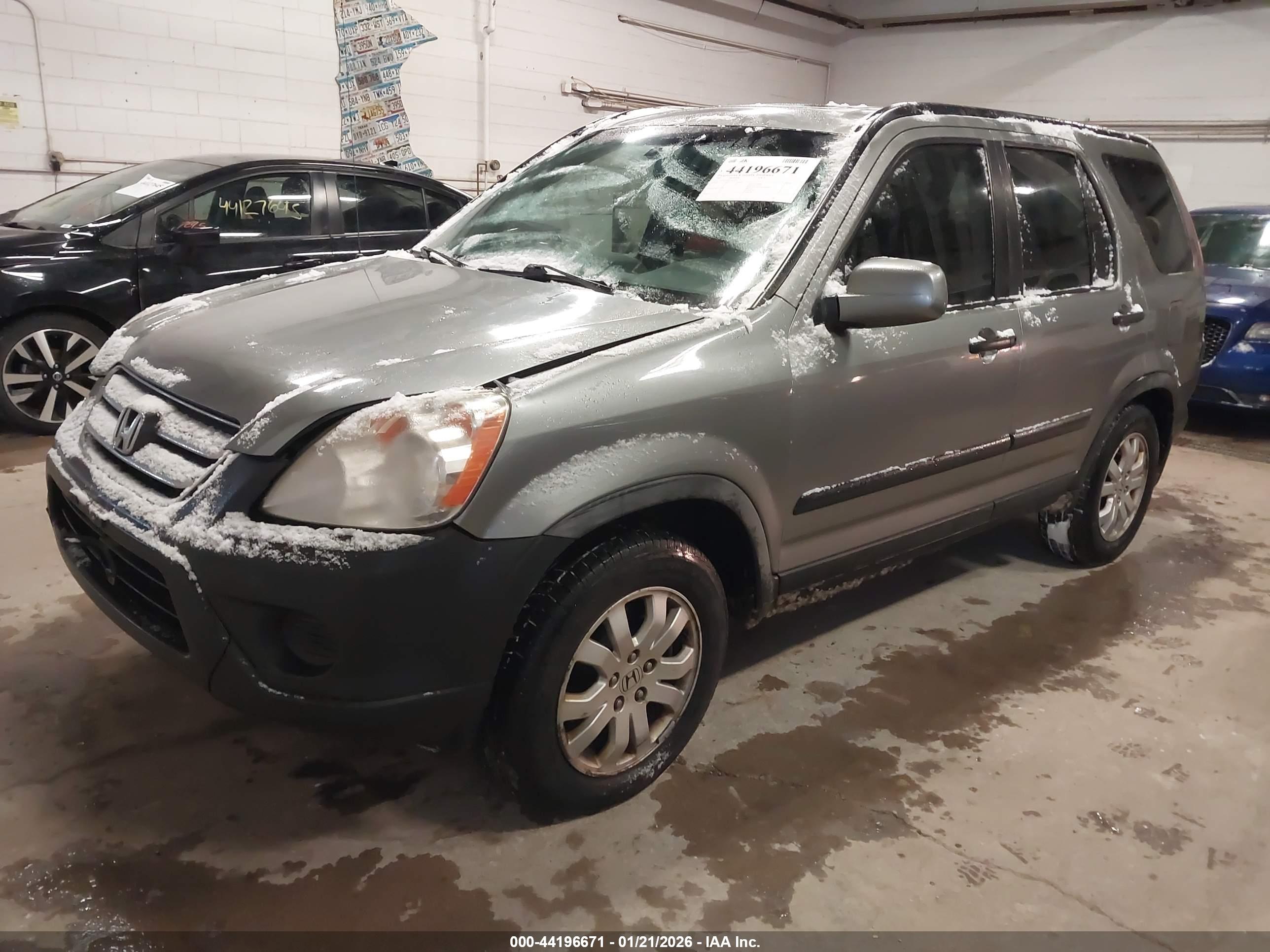 HONDA CR-V image 2