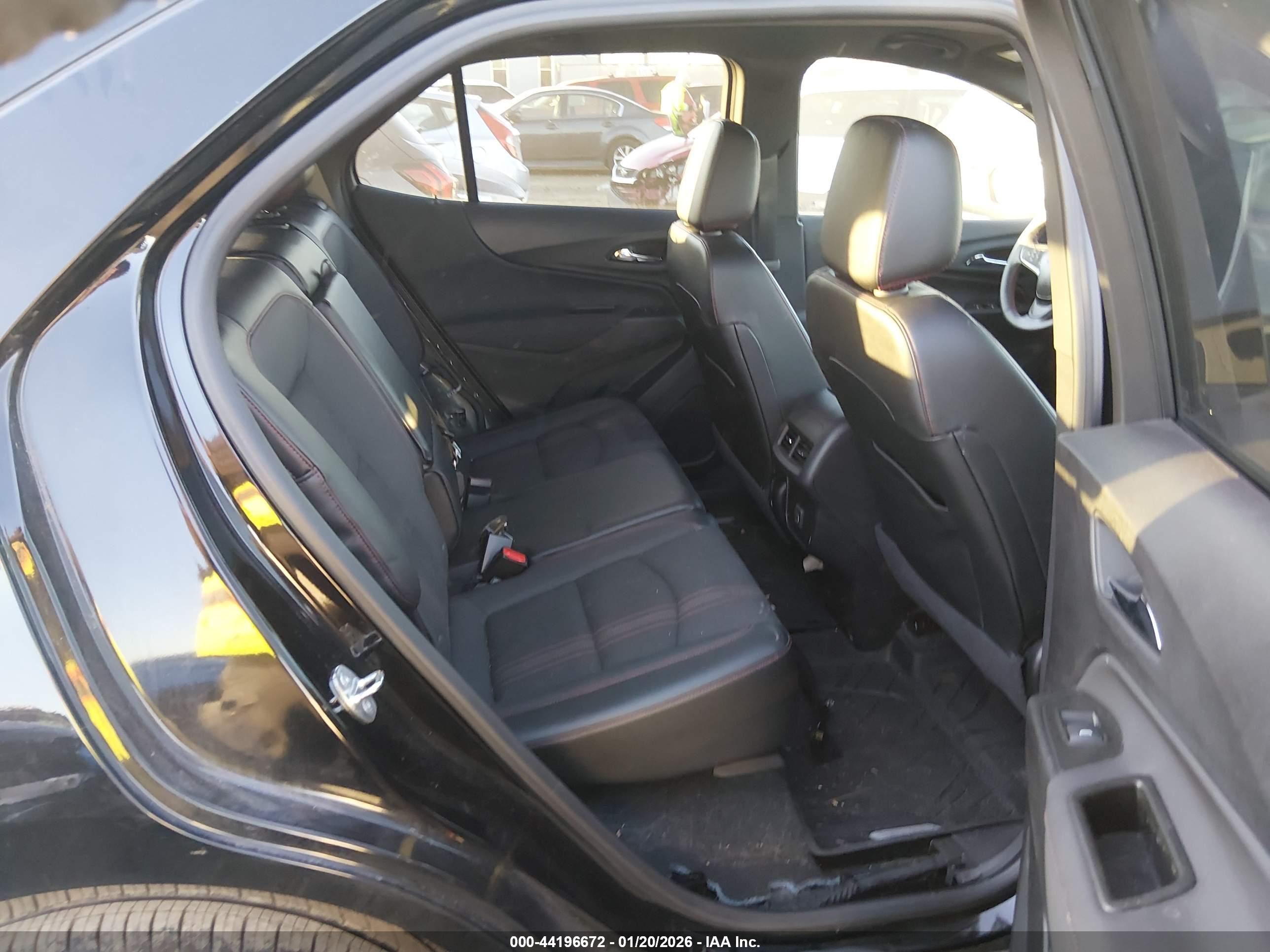 CHEVROLET EQUINOX image 8