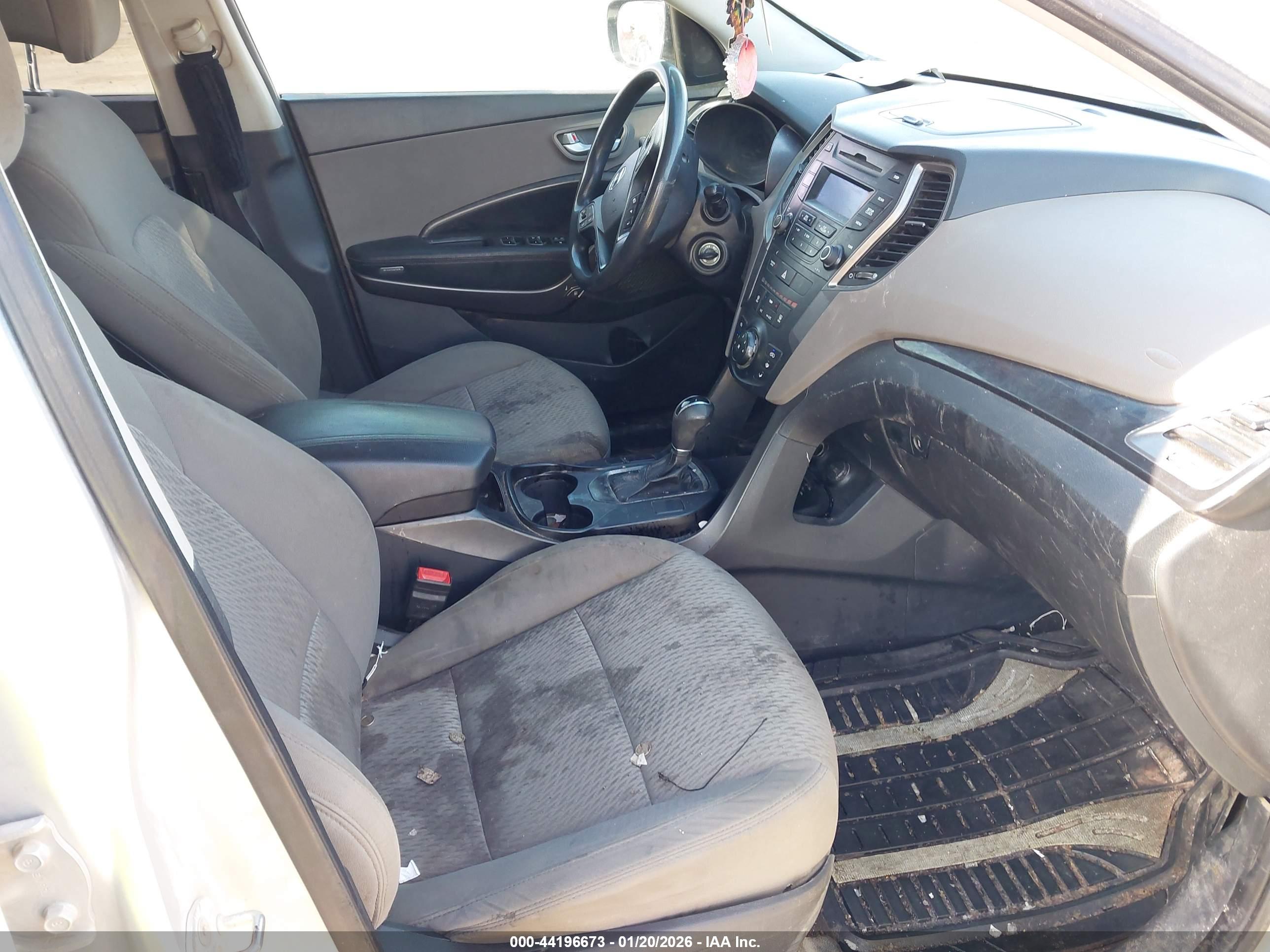 HYUNDAI SANTA image 5