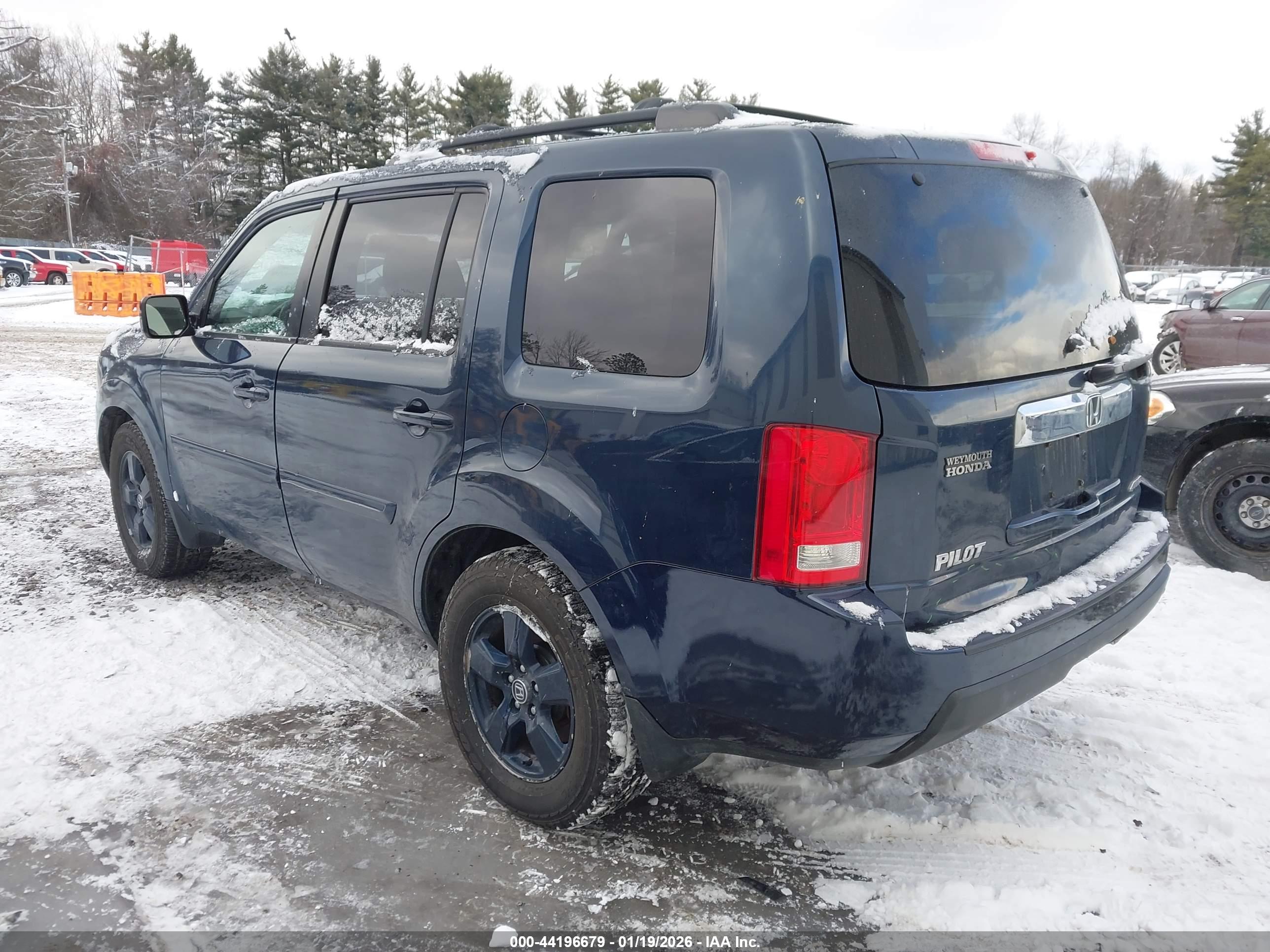 HONDA PILOT image 3