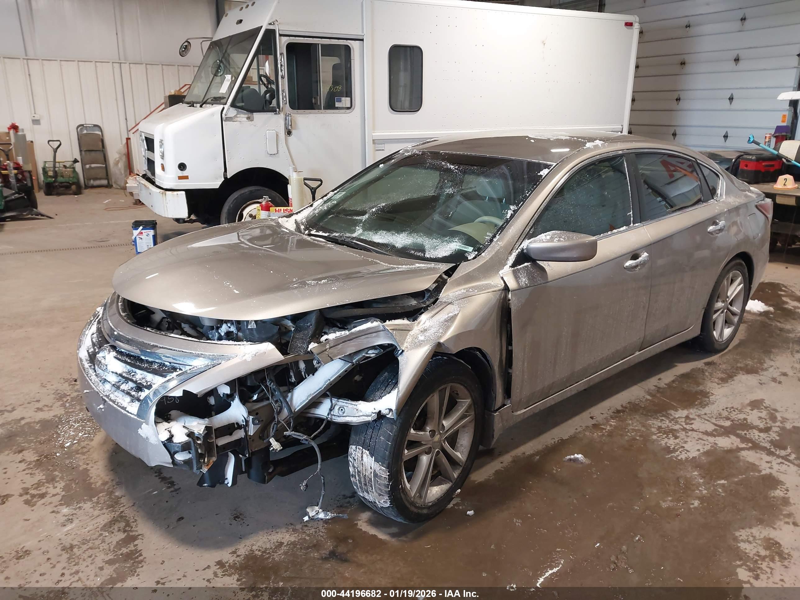 NISSAN ALTIMA image 2