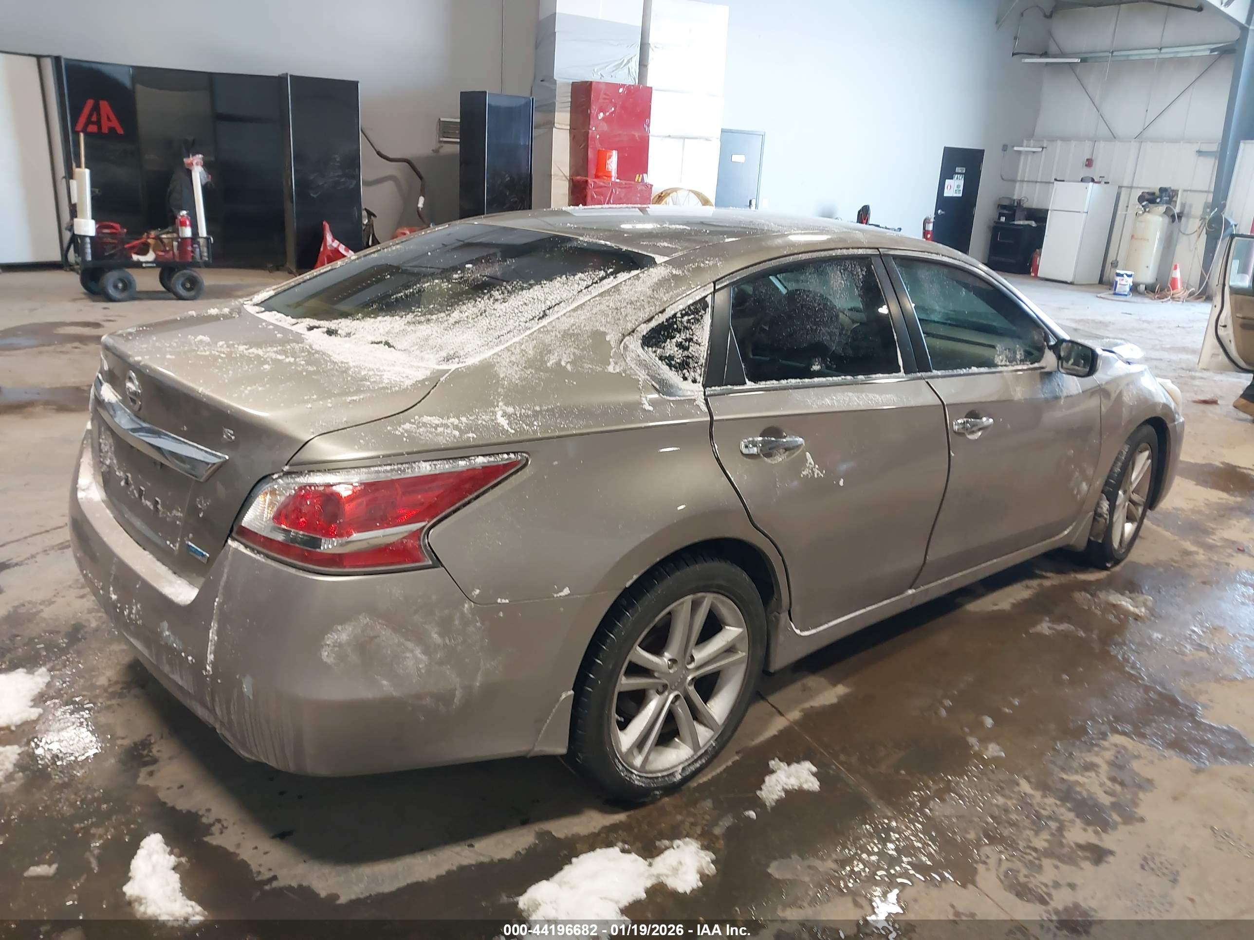 NISSAN ALTIMA image 4