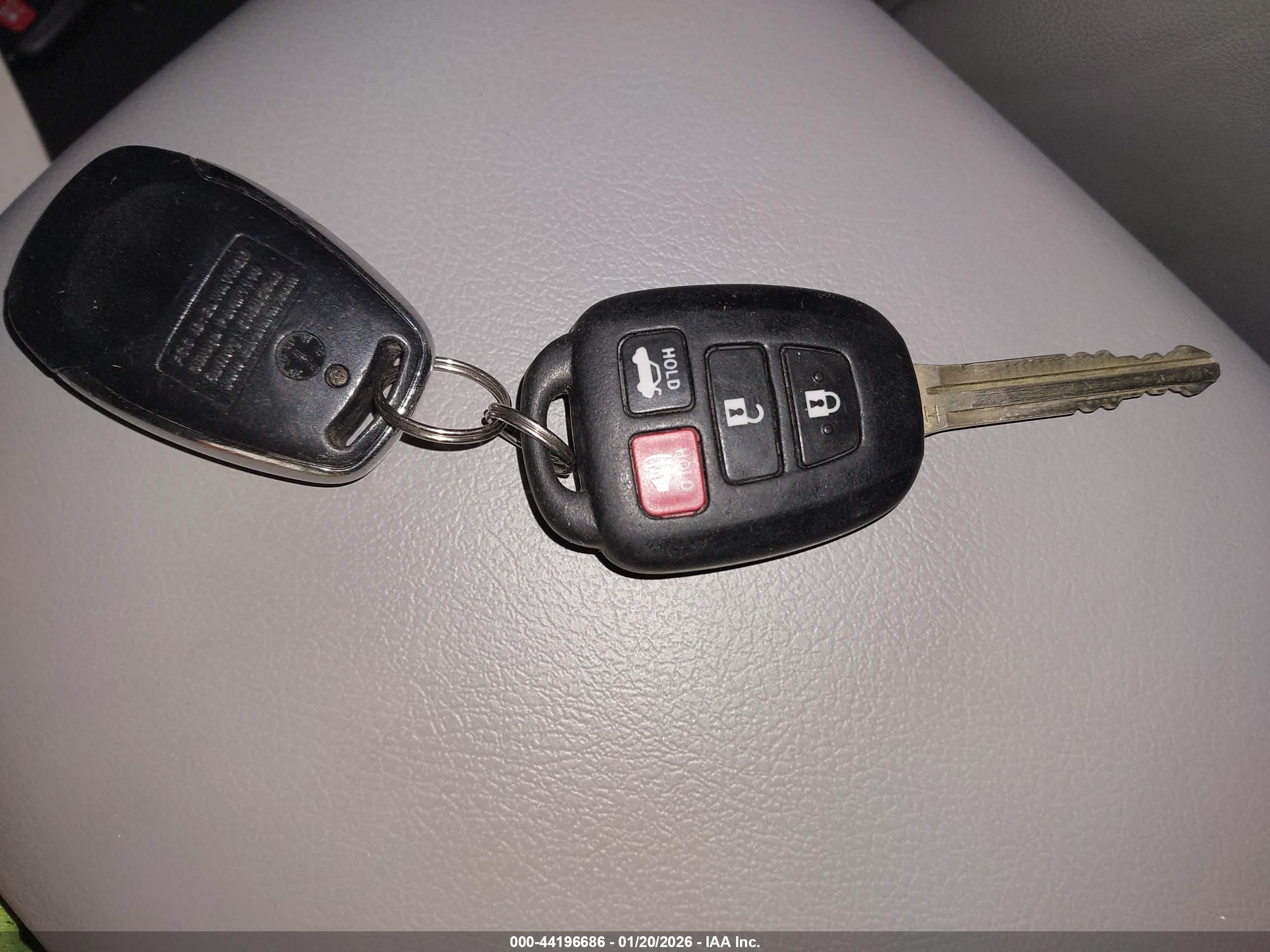 TOYOTA CAMRY image 11