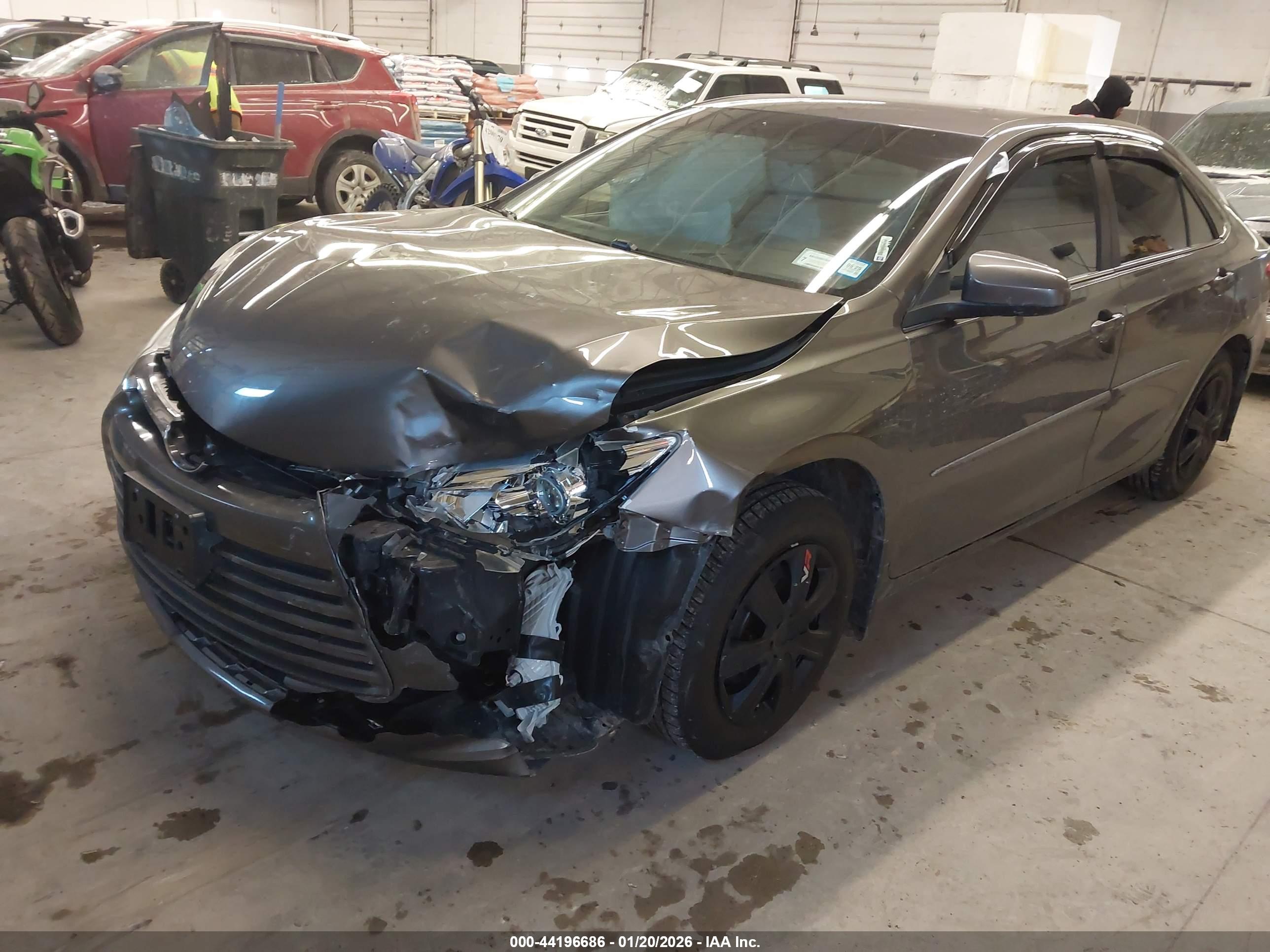 TOYOTA CAMRY image 2