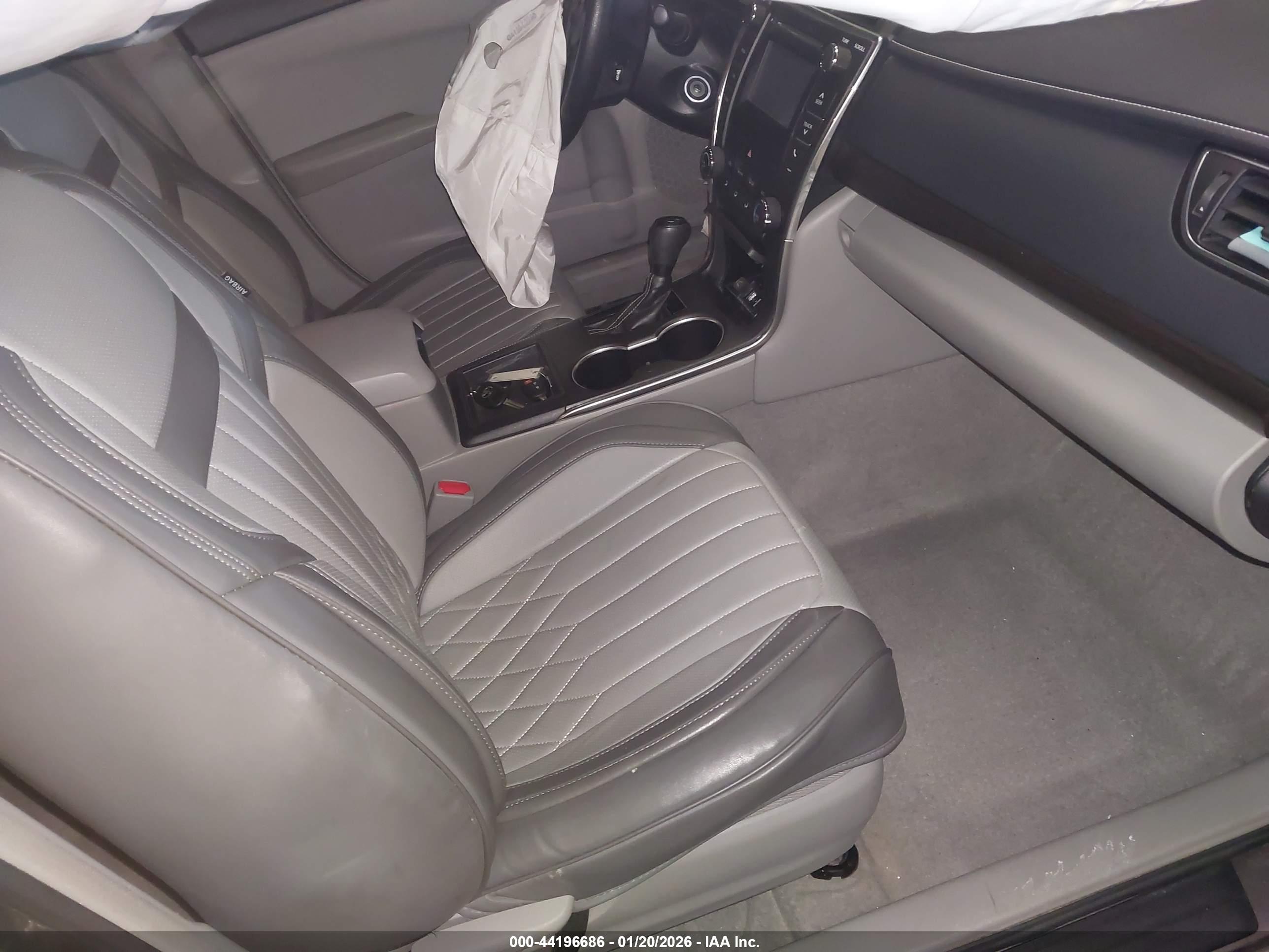 TOYOTA CAMRY image 5