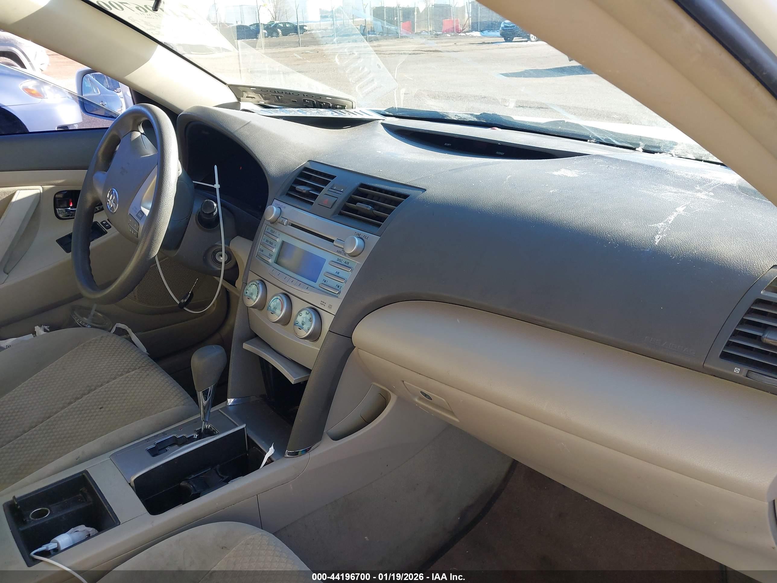 TOYOTA CAMRY image 5