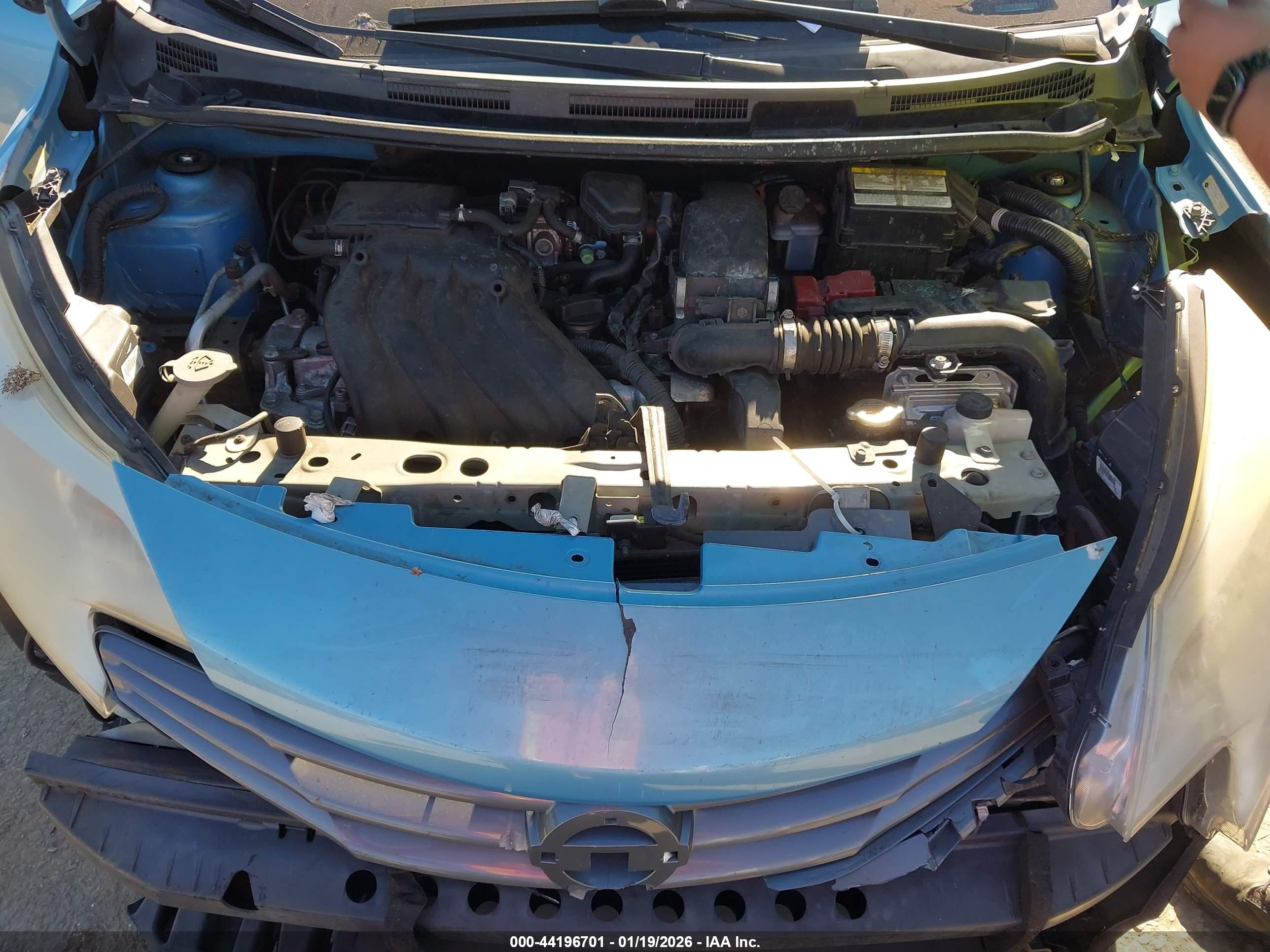 NISSAN VERSA image 10
