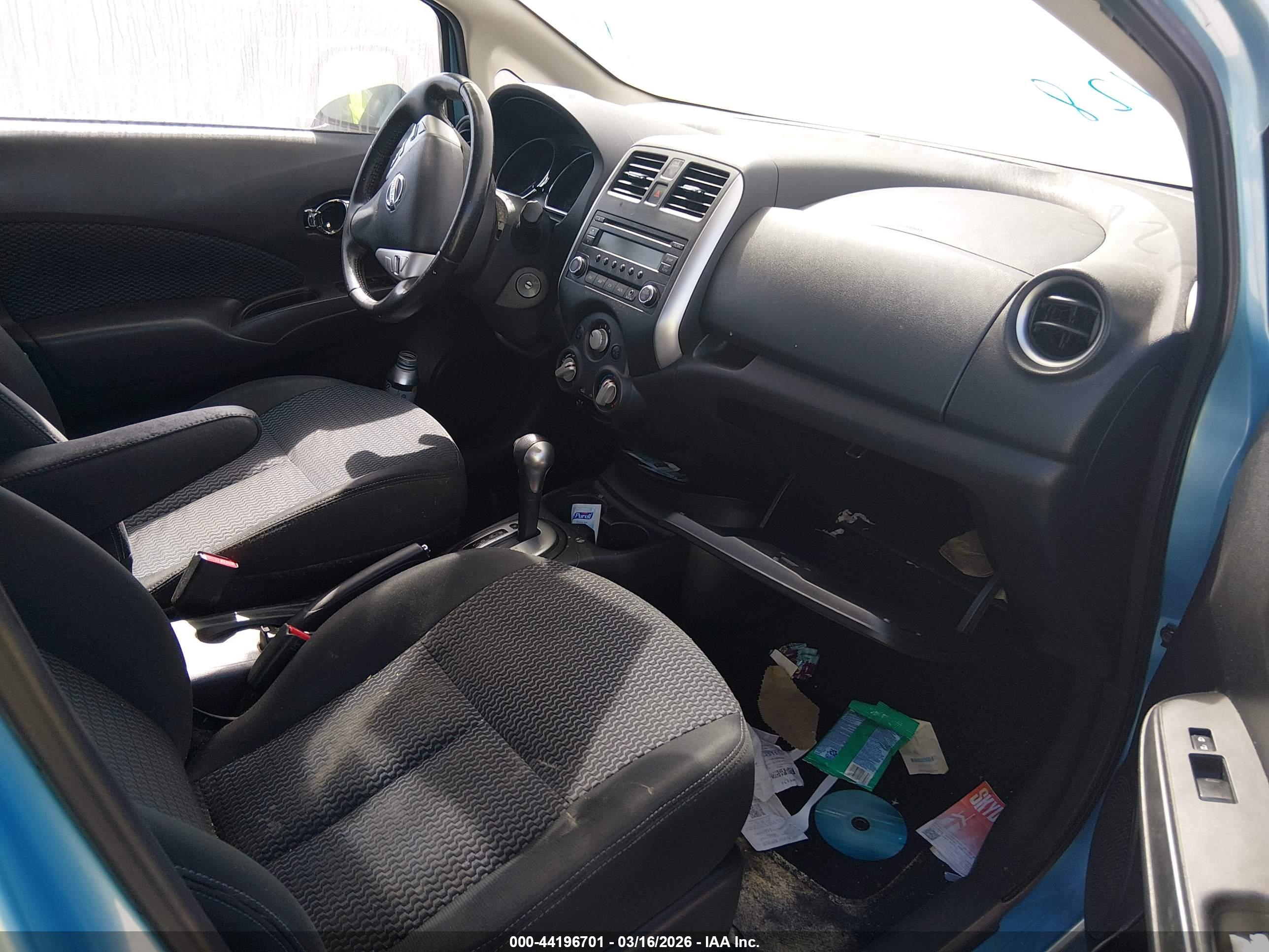 NISSAN VERSA image 5
