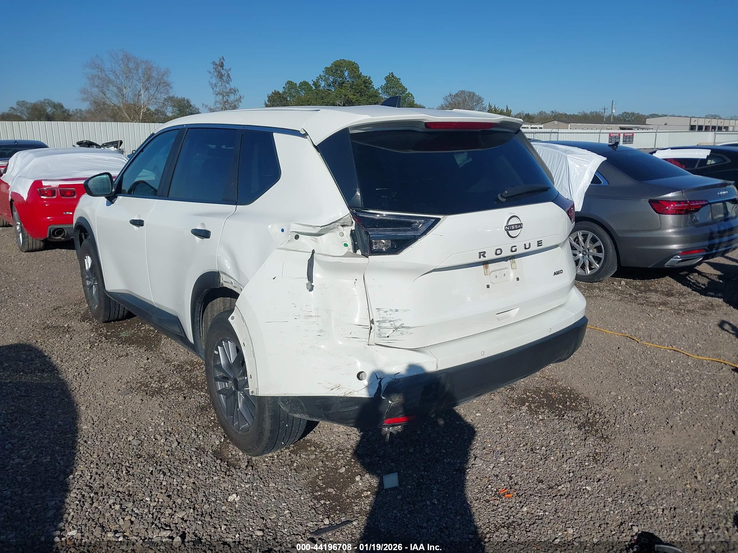 NISSAN ROGUE image 3