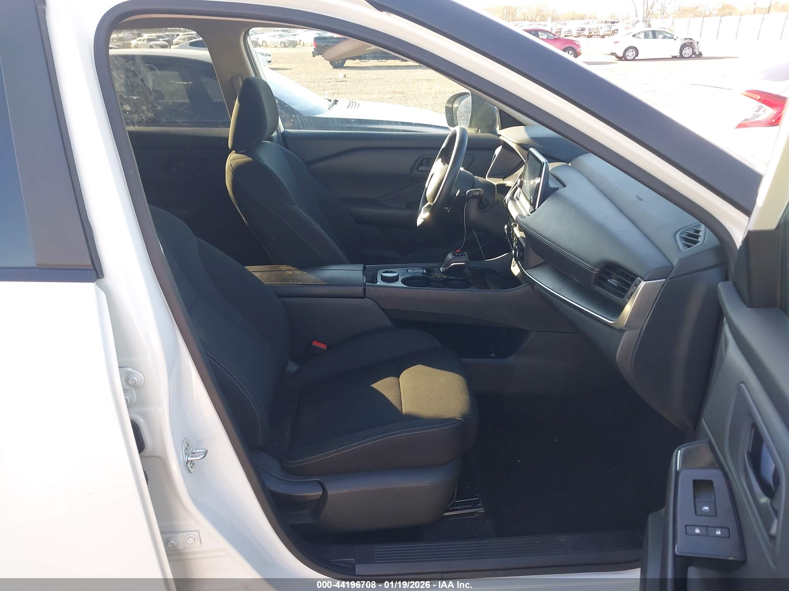 NISSAN ROGUE image 5