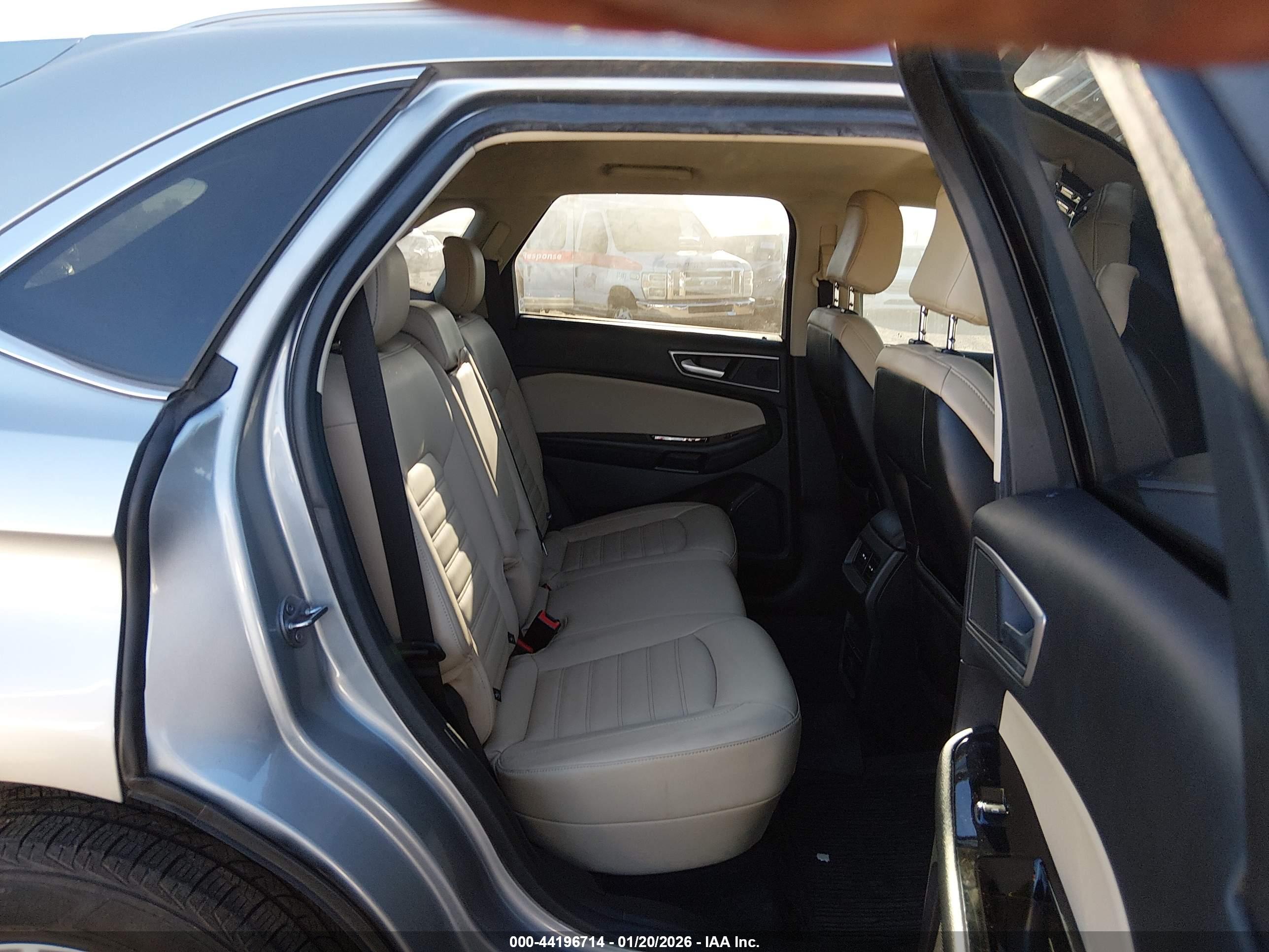 FORD EDGE image 8