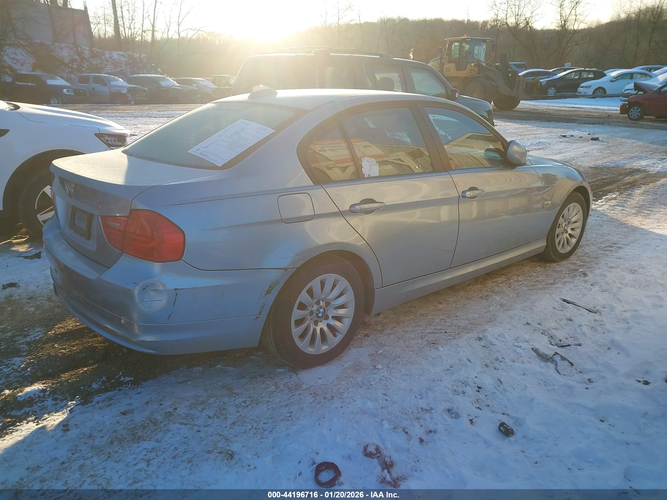 BMW 328I image 4