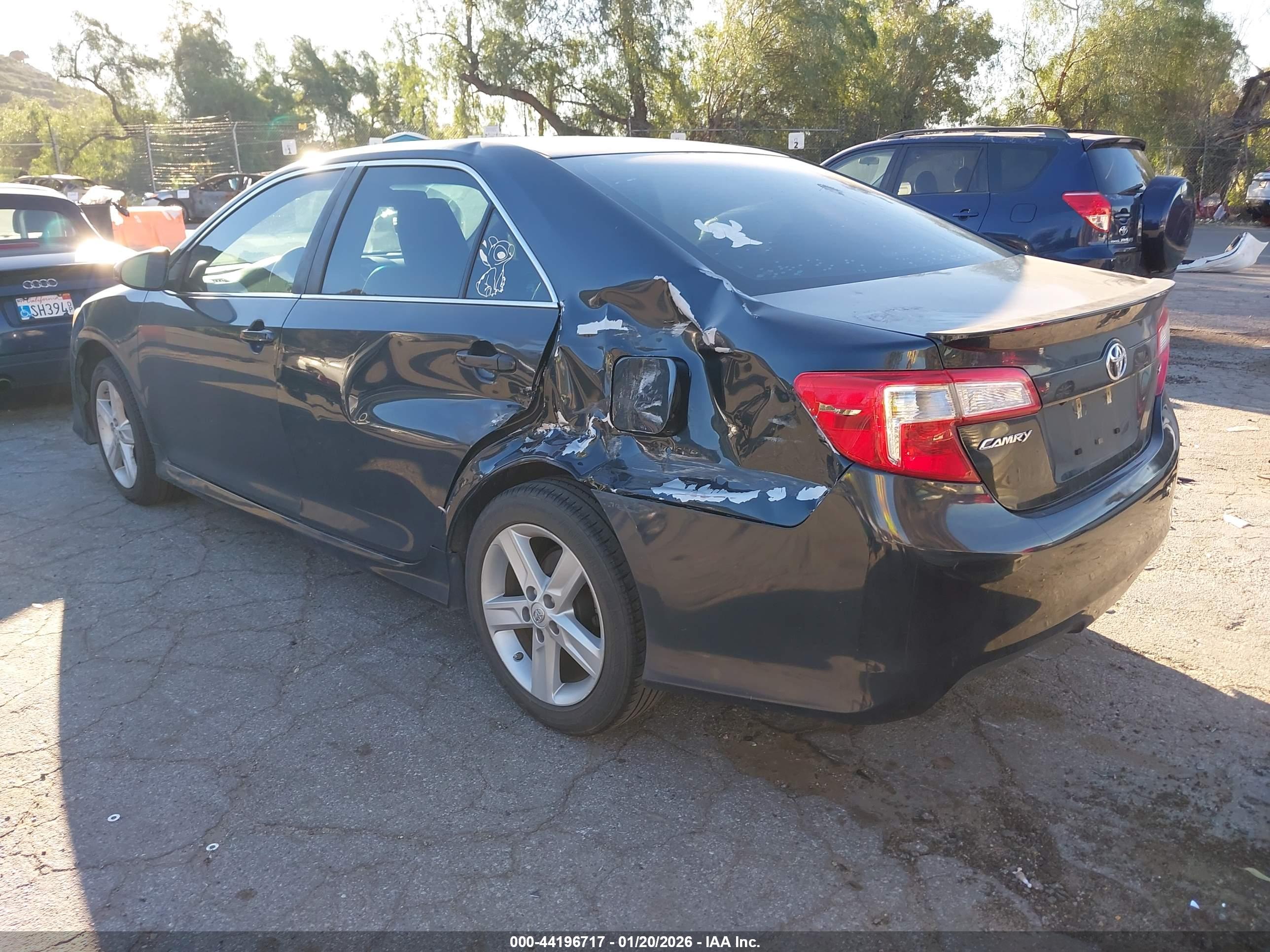 TOYOTA CAMRY image 3