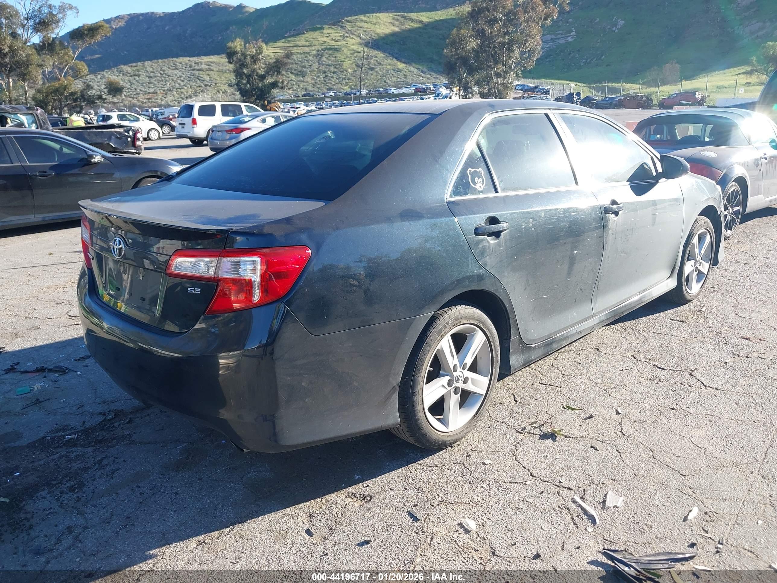 TOYOTA CAMRY image 4