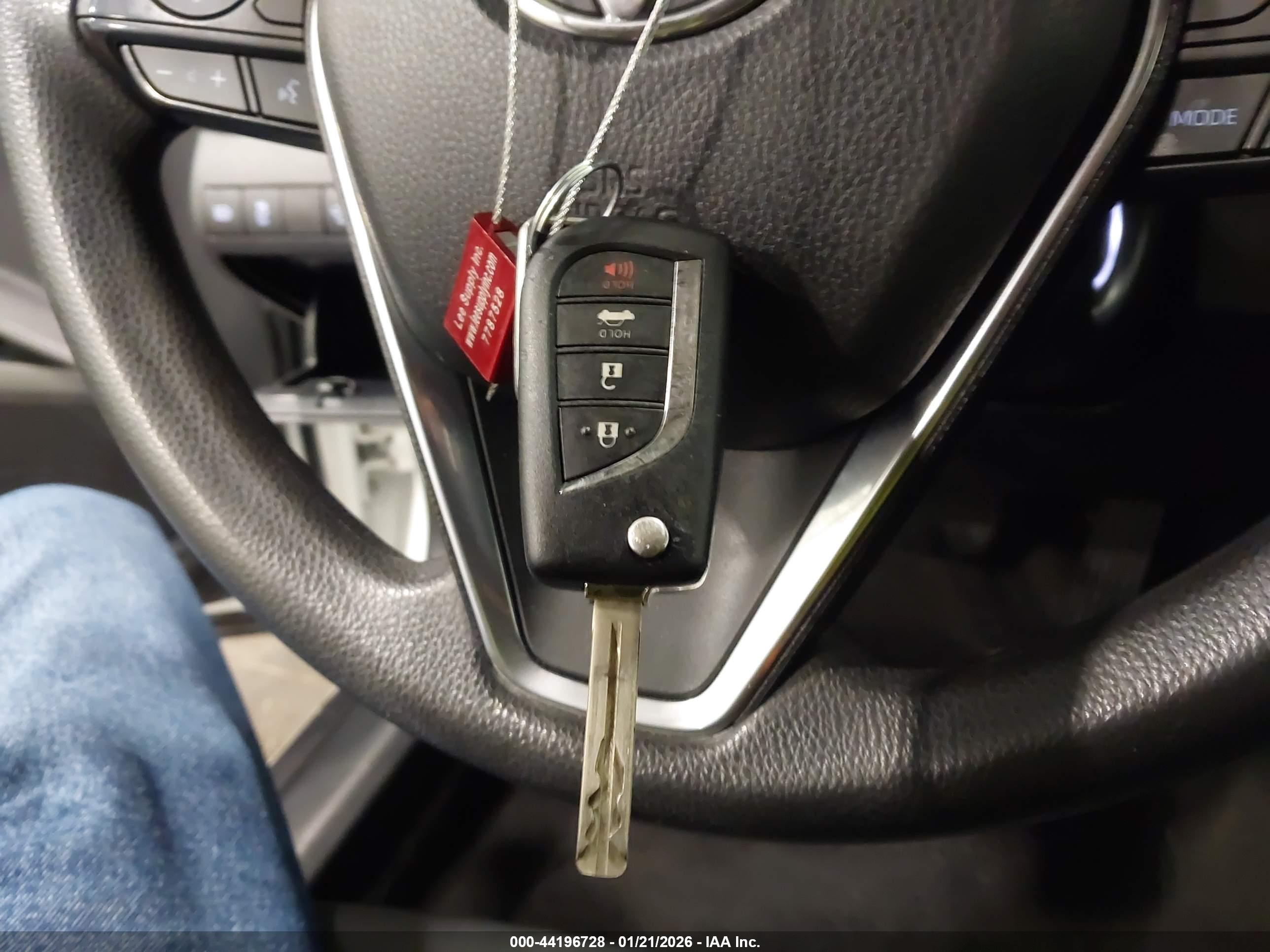 TOYOTA CAMRY image 11