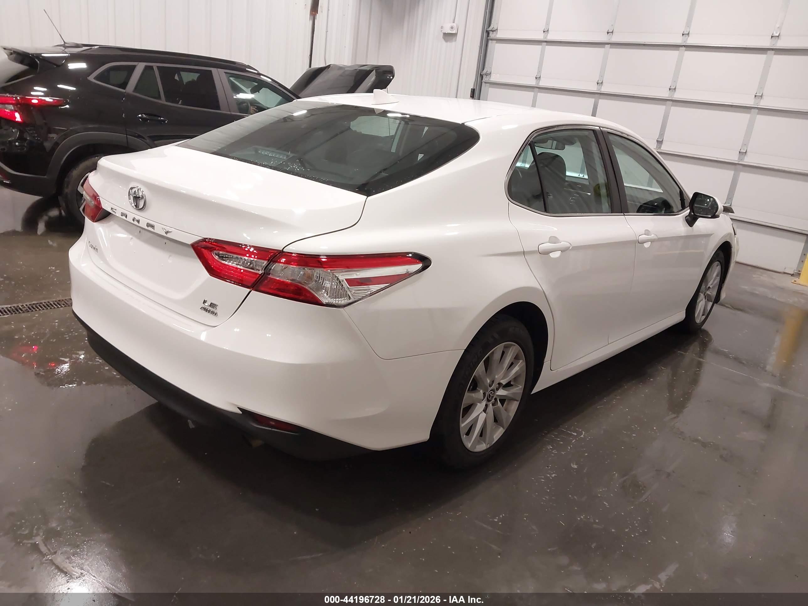 TOYOTA CAMRY image 4