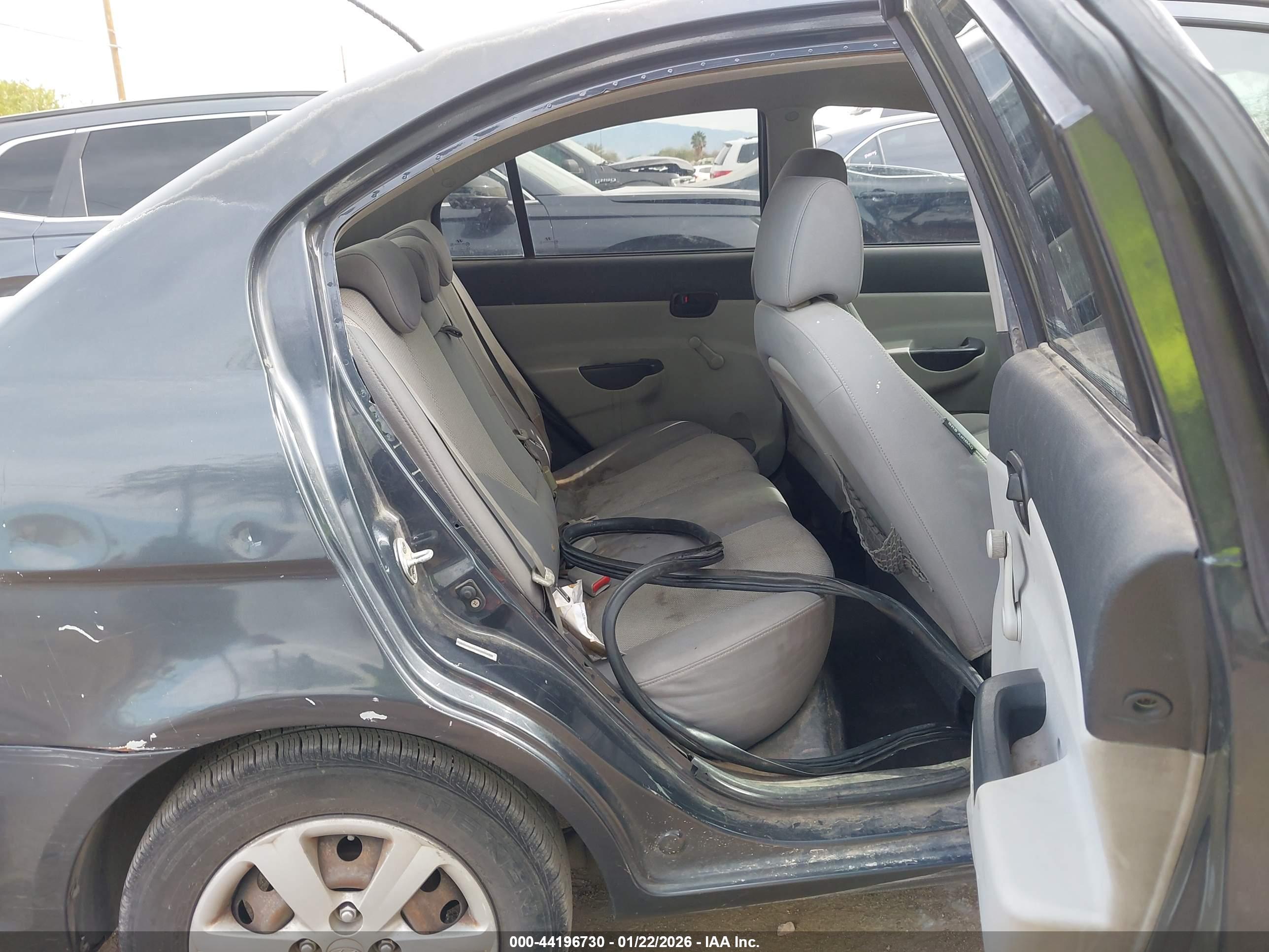 HYUNDAI ACCENT image 8
