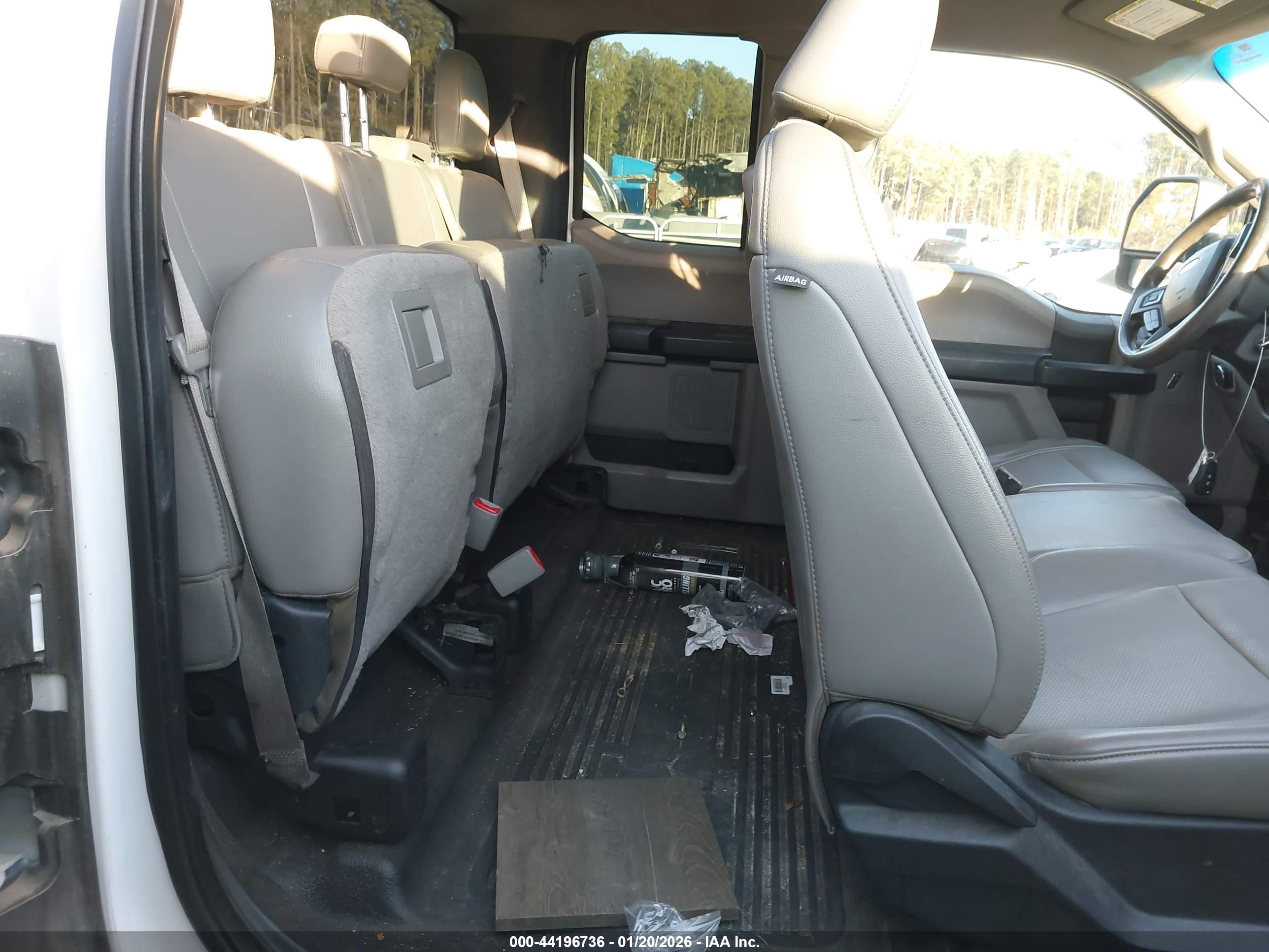 FORD F-350 image 8