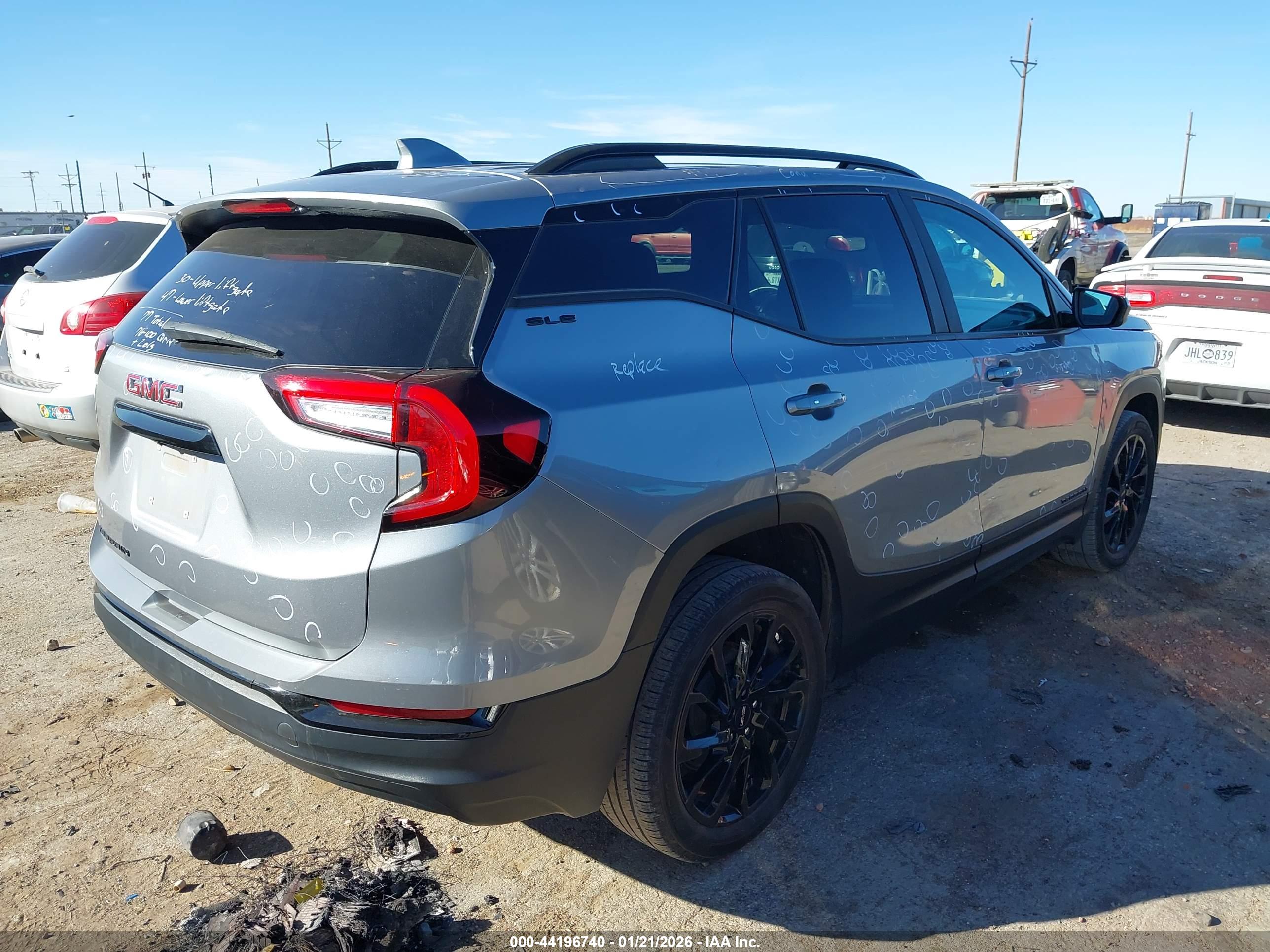 GMC TERRAIN image 4