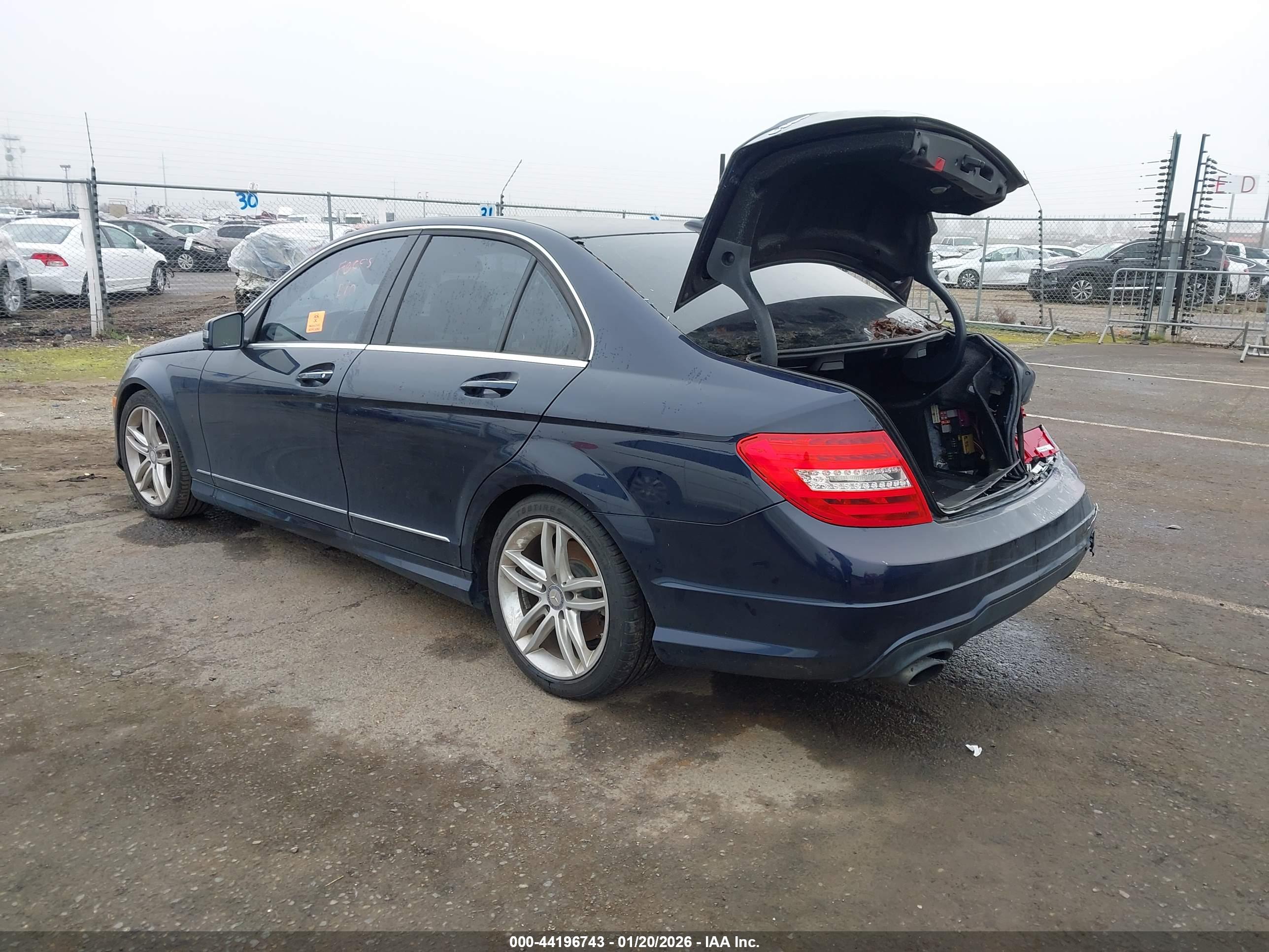 MERCEDES-BENZ C image 3
