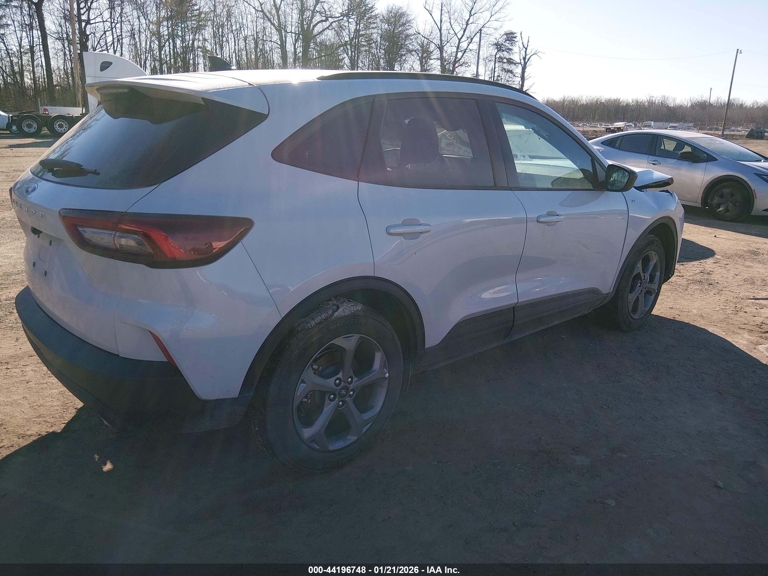 FORD ESCAPE image 4