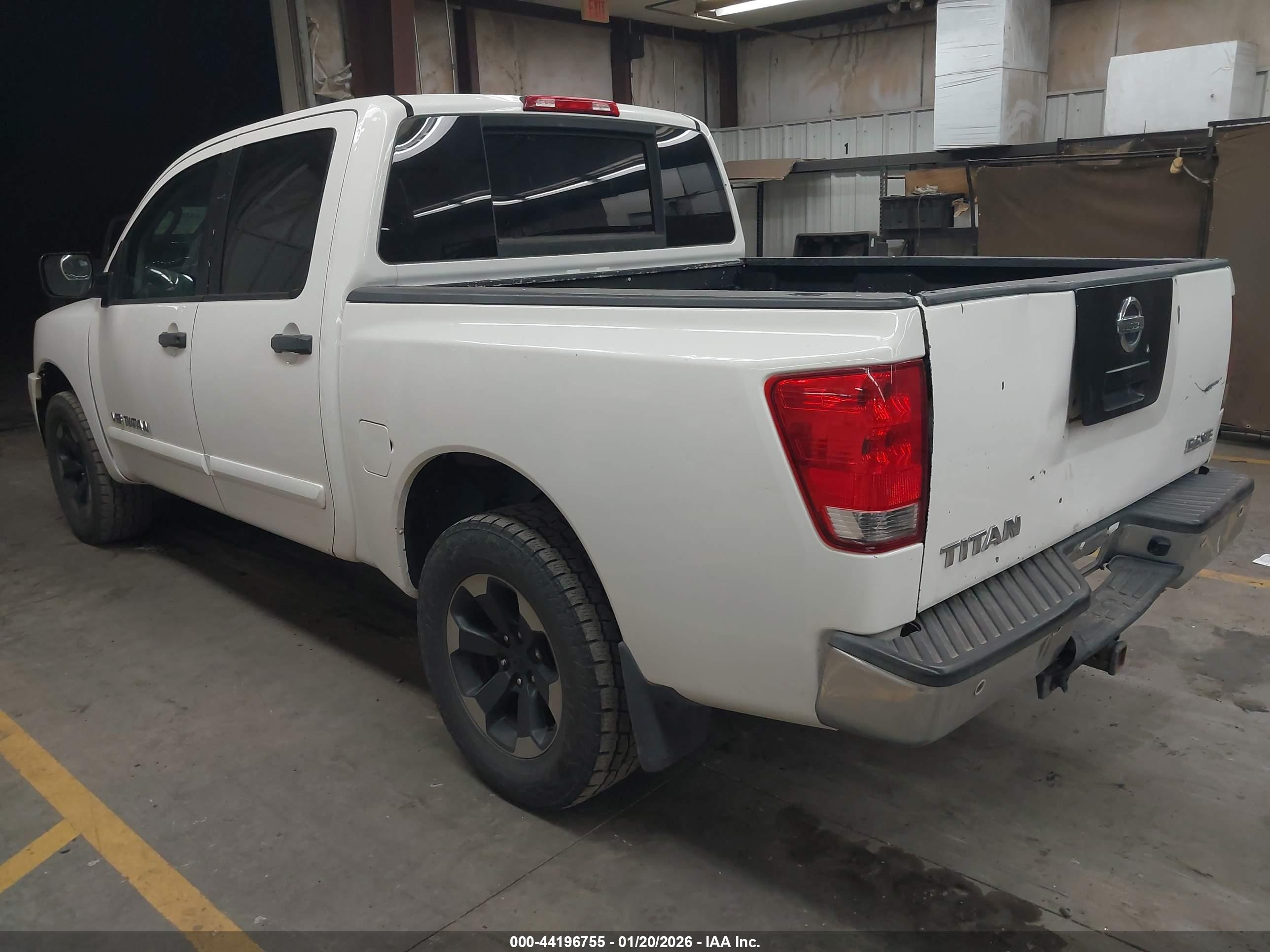 NISSAN TITAN image 3