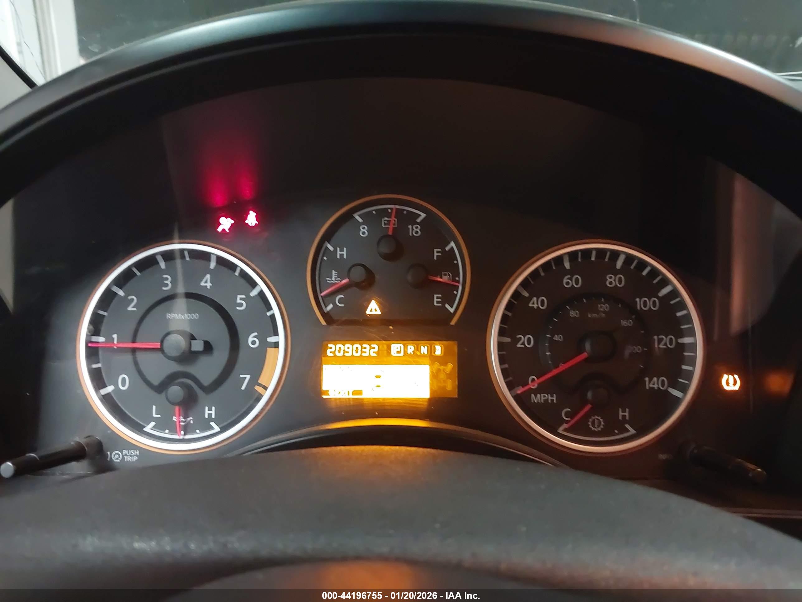 NISSAN TITAN image 7