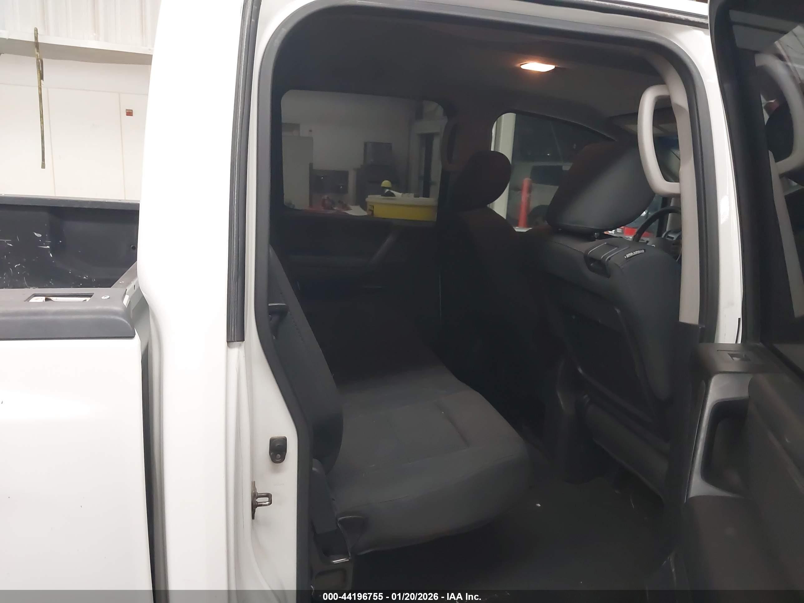 NISSAN TITAN image 8