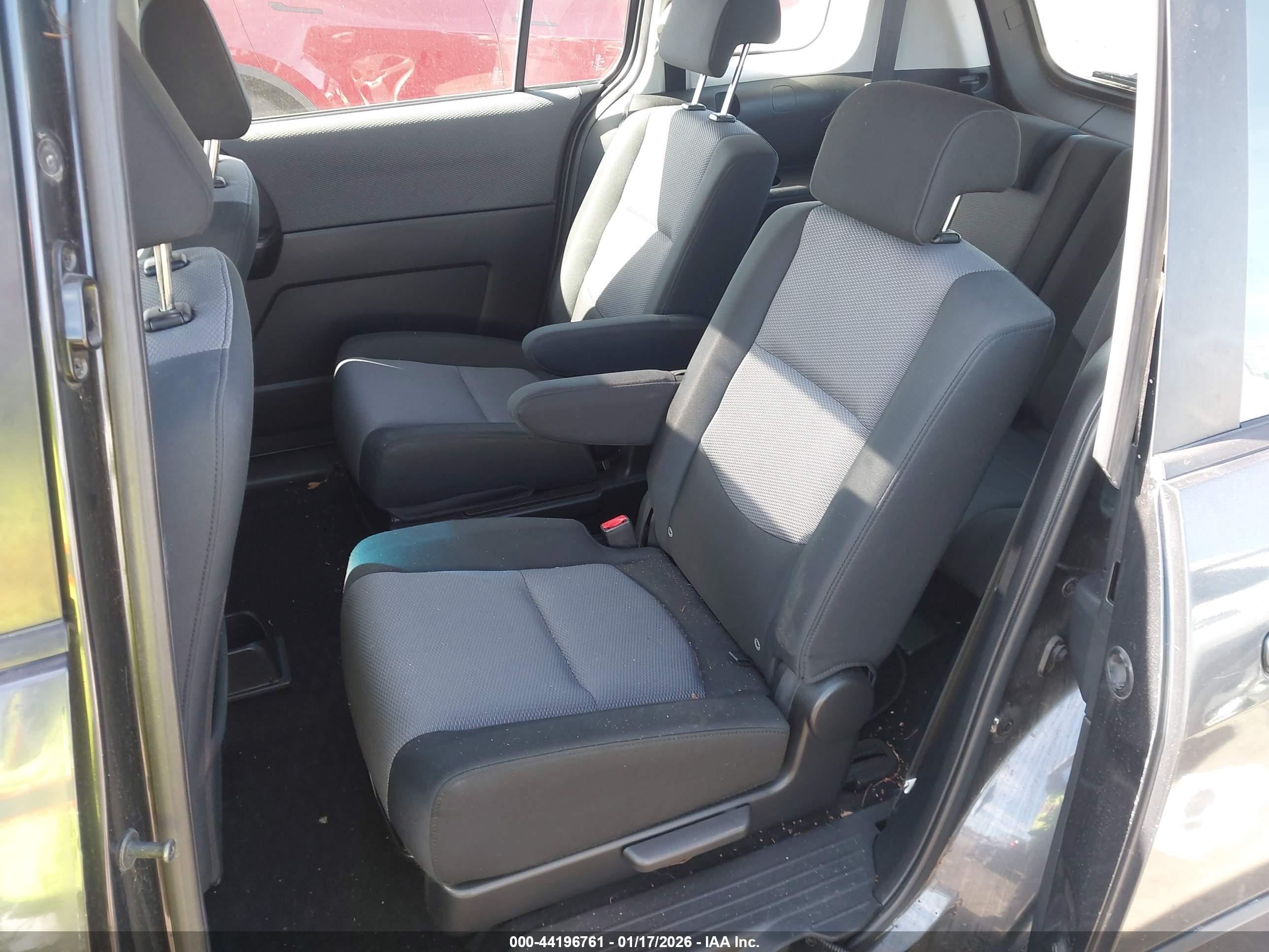 MAZDA MAZDA5 image 8