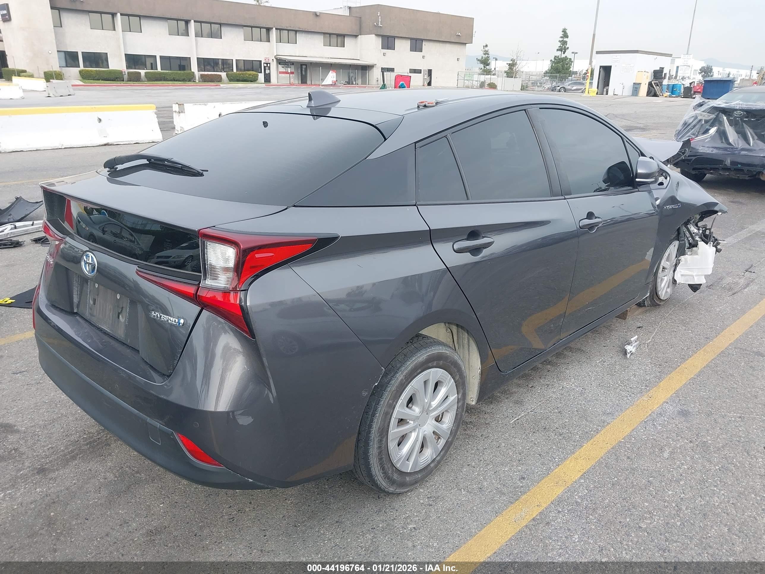TOYOTA PRIUS image 4