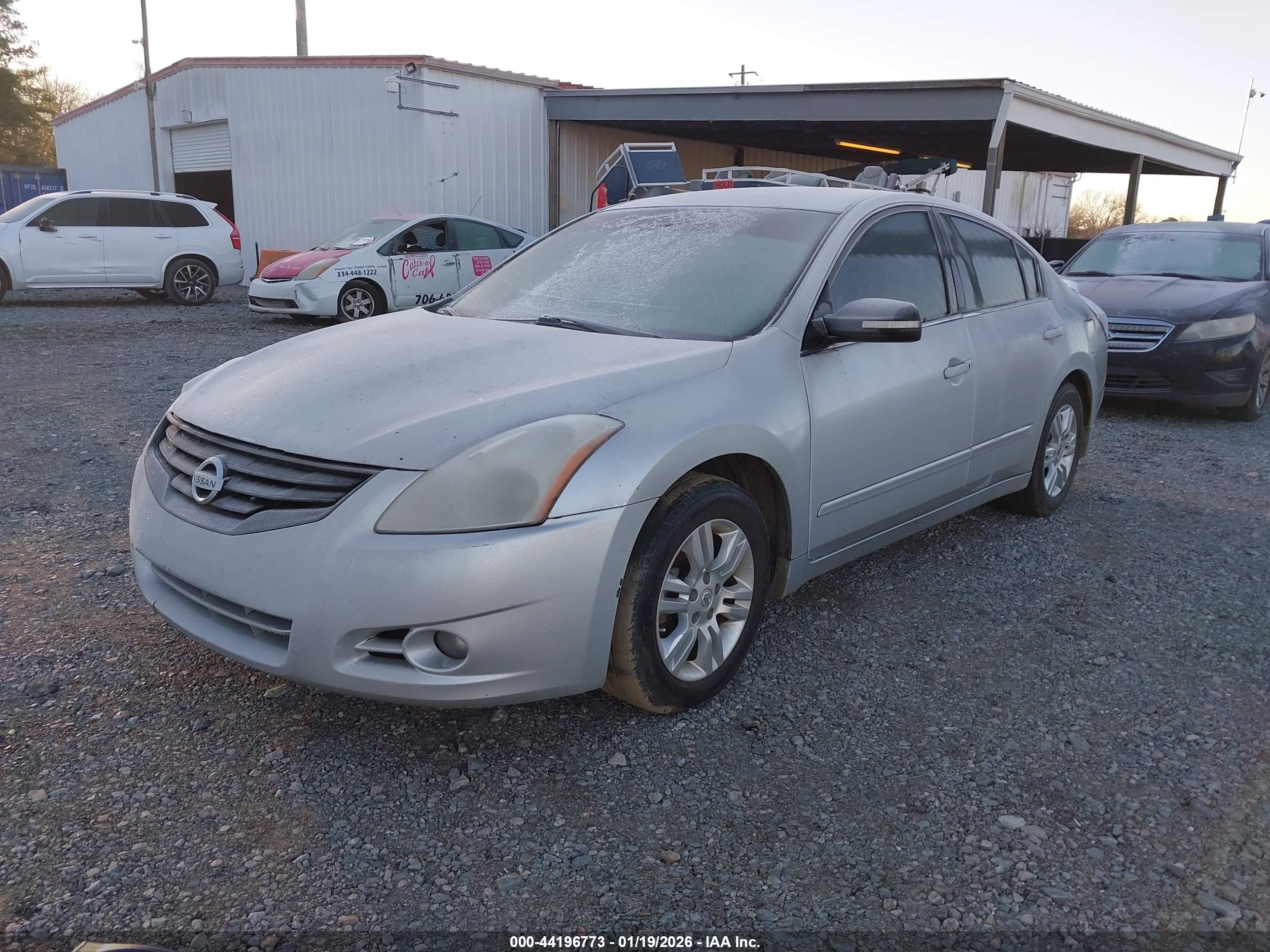 NISSAN ALTIMA image 2