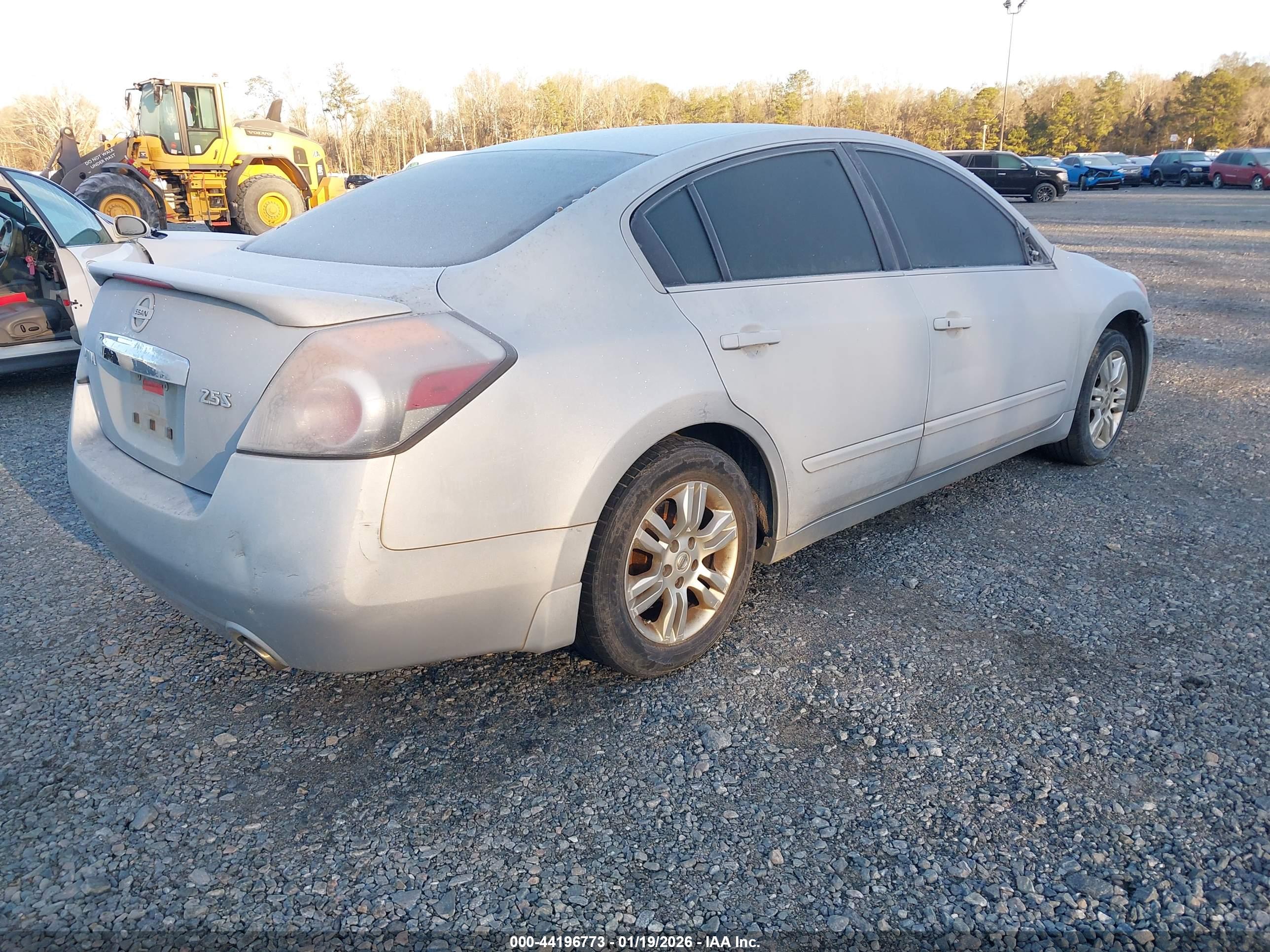 NISSAN ALTIMA image 4